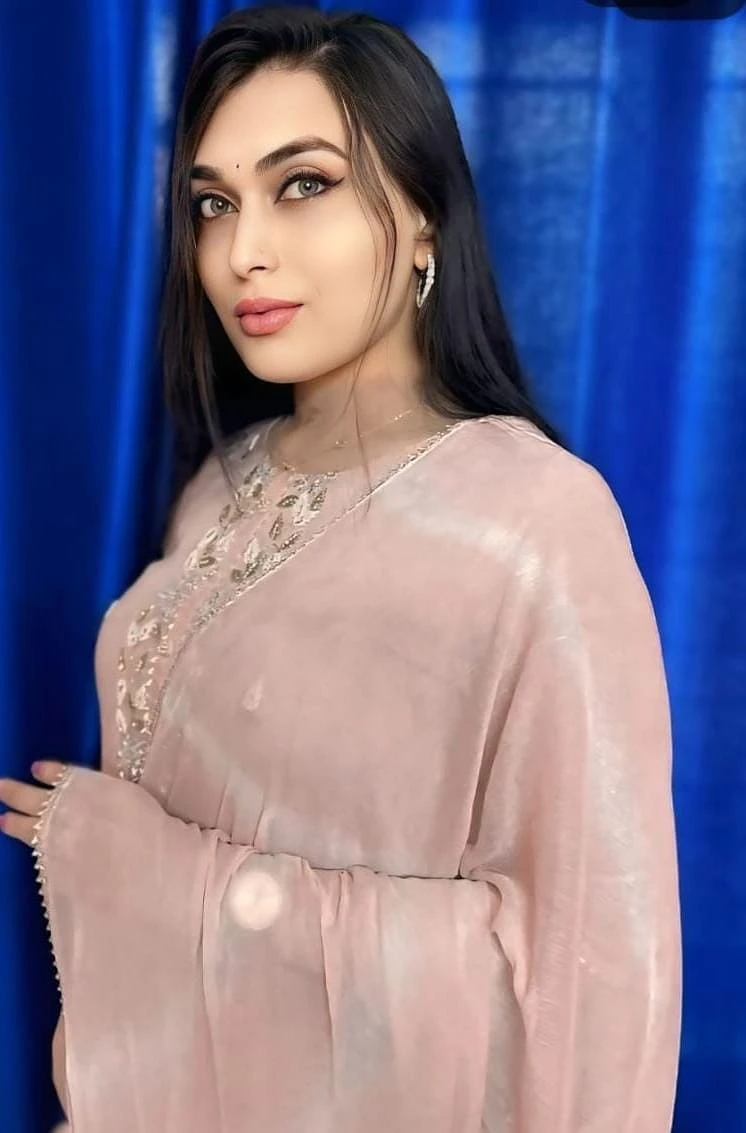 🕊️Busty 🦚BongAlina🦚Available for Cam. – Indian escort in New Delhi — 16 / 25