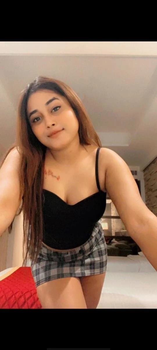 Komal – Indian escort in Mumbai — 1 / 2