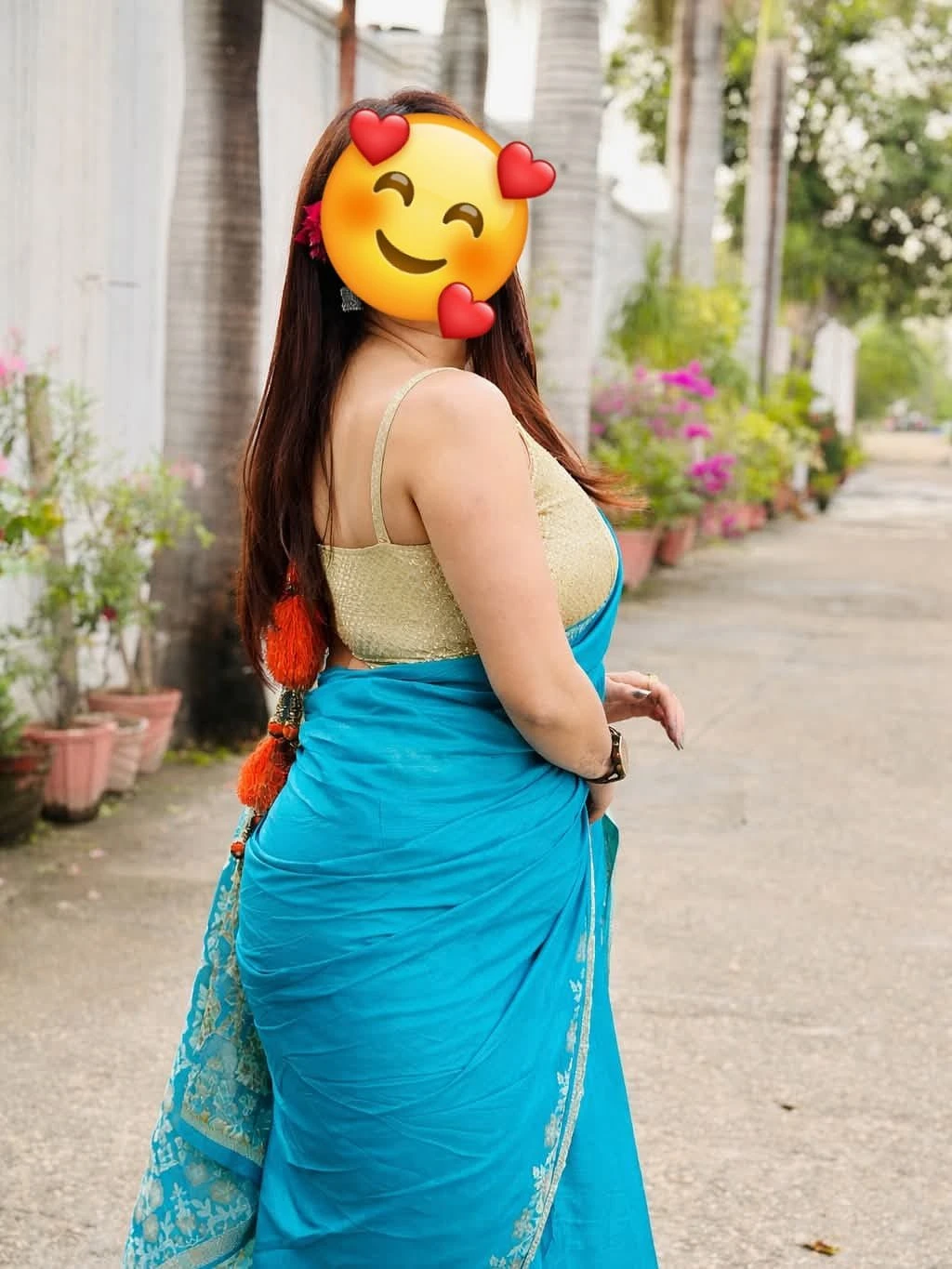 PINKI PUNJABI PATOLA ONLY OUTCALL – Indian escort in New Delhi — 12 / 20
