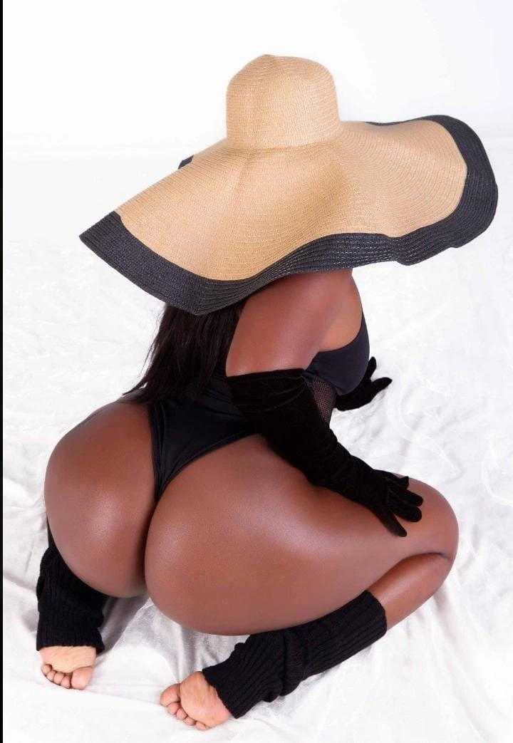Nikita cam session only no real meet up – Rwandan escort in Mumbai — 3 / 4