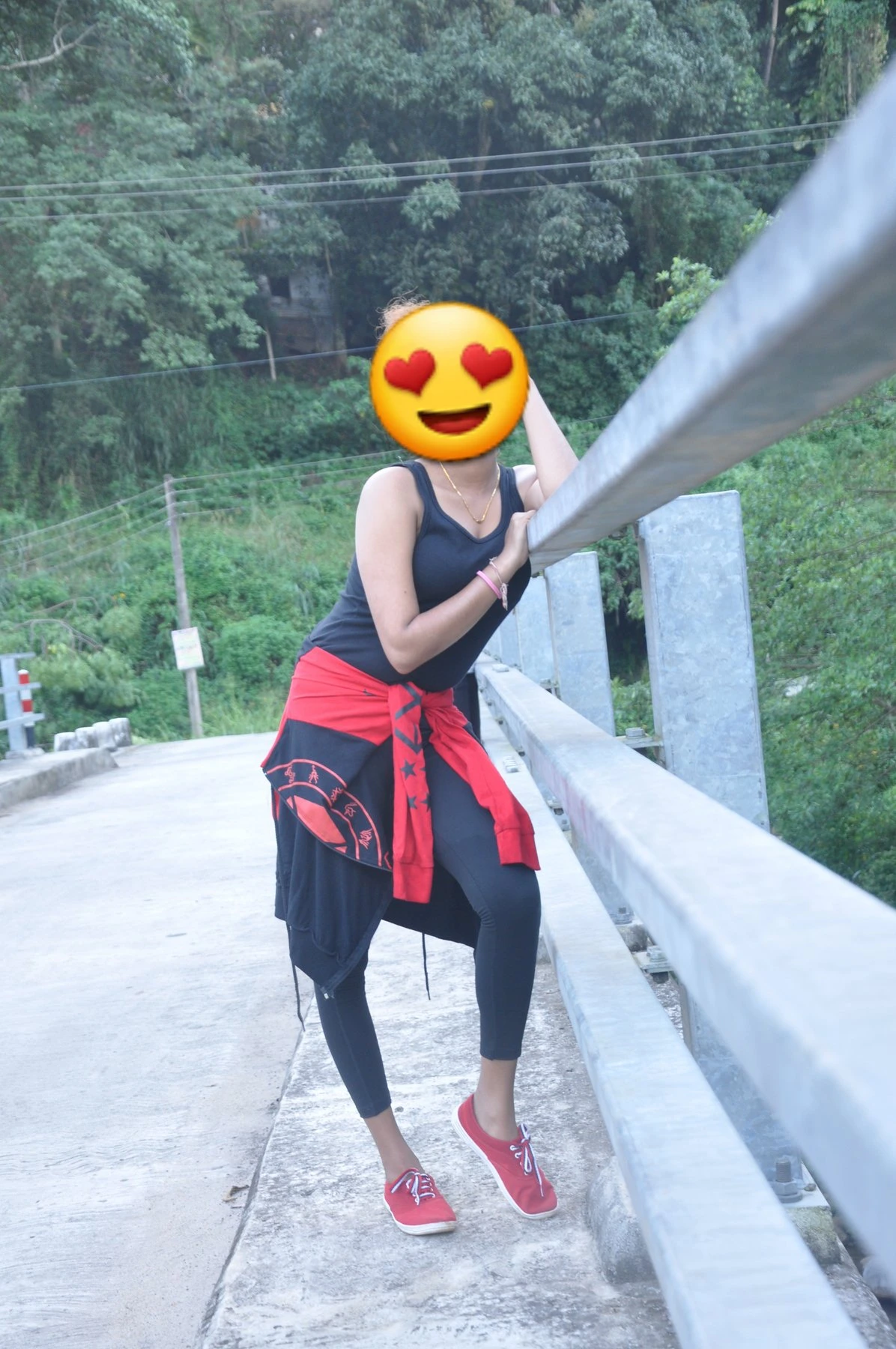 Nisha – Sri Lankan escort in Colombo — 2 / 4