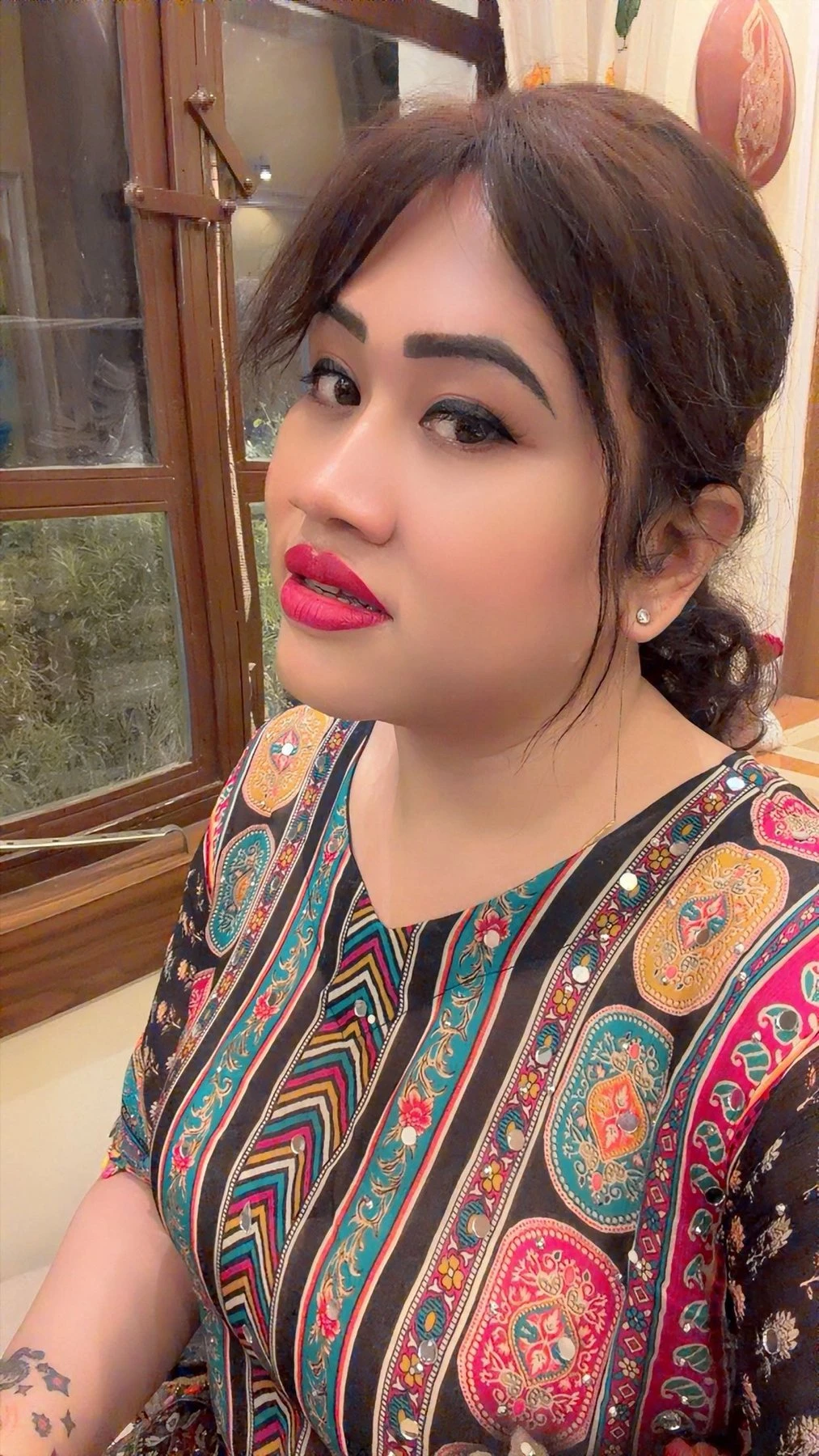 Saloni video service and real meet – Indian escort in Kolkata — 11 / 19