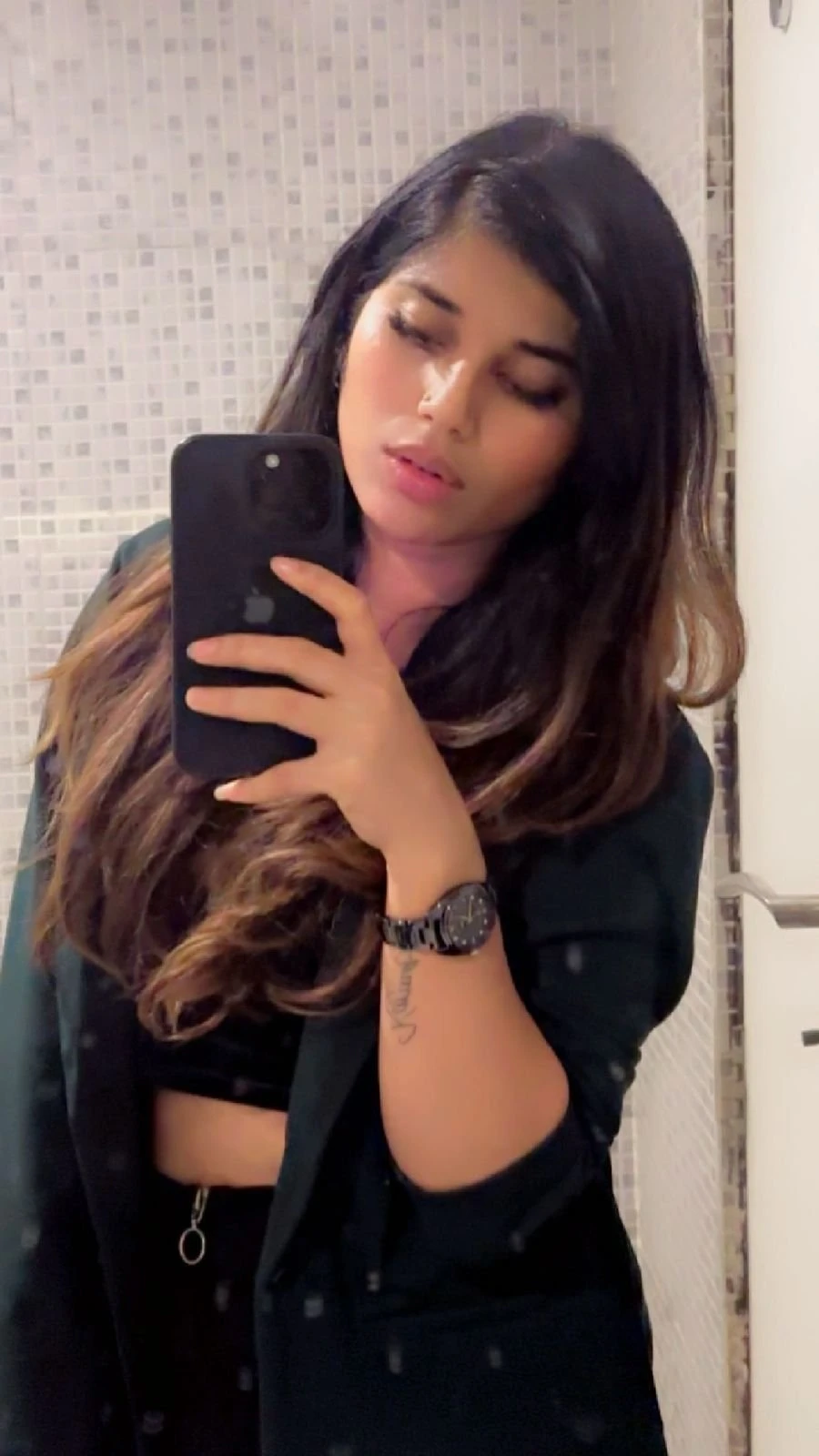 MY SELF SERVICE (CAM AND REAL)CALL ME – Indian escort in Hyderabad — 4 / 6