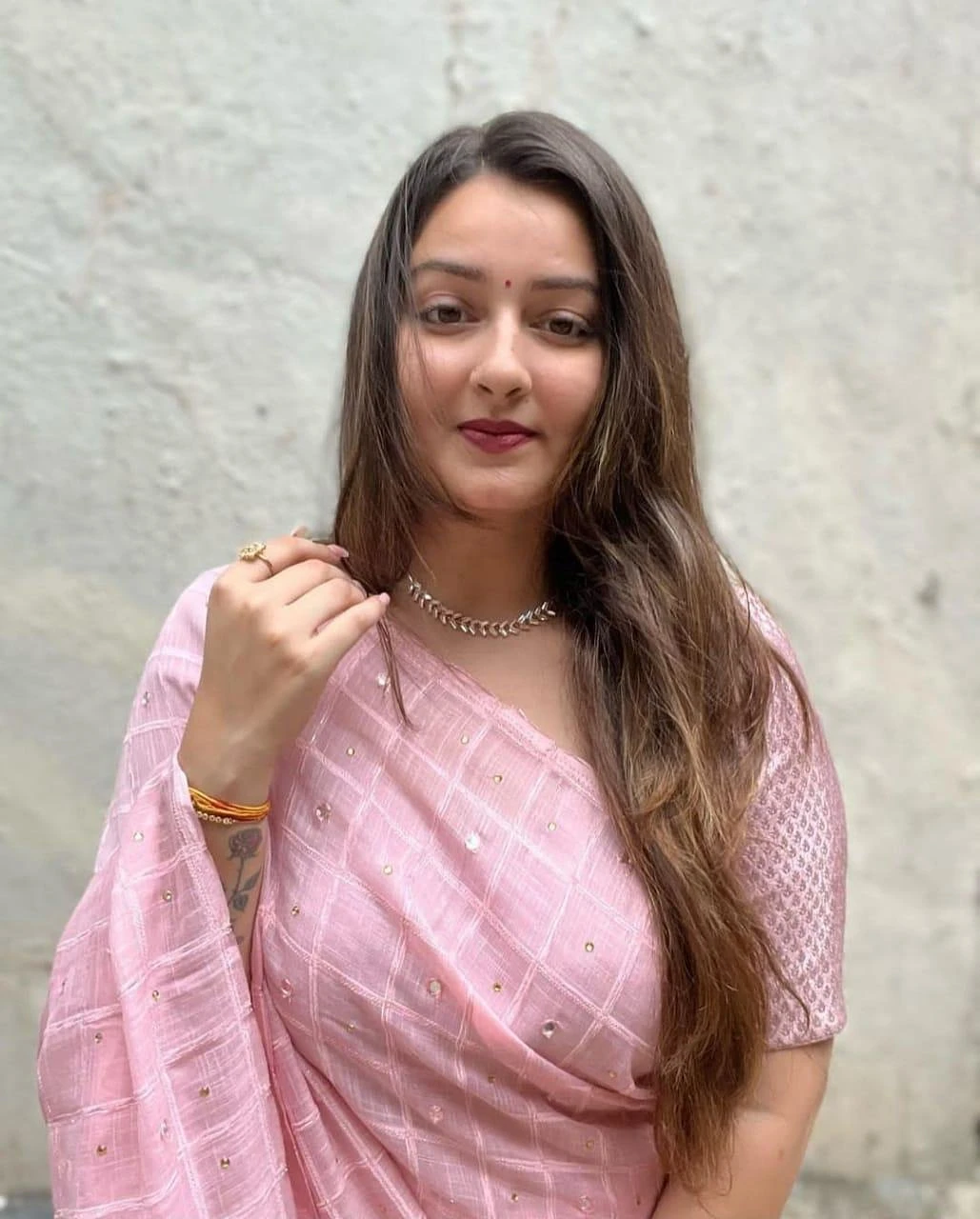 Divya – Indian escort in Kolkata — 3 / 4