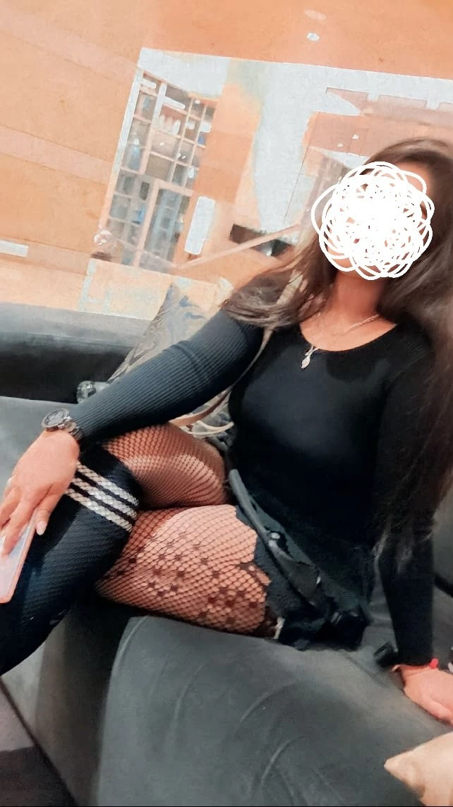 Madhu real meat & cam show – Indian escort in Mumbai — 4 / 7
