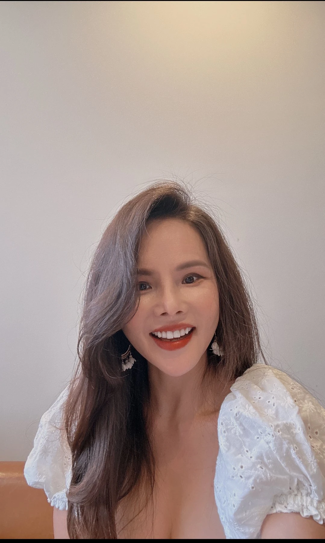 Vivian – Vietnamese escort in Hanoi — 5 / 6