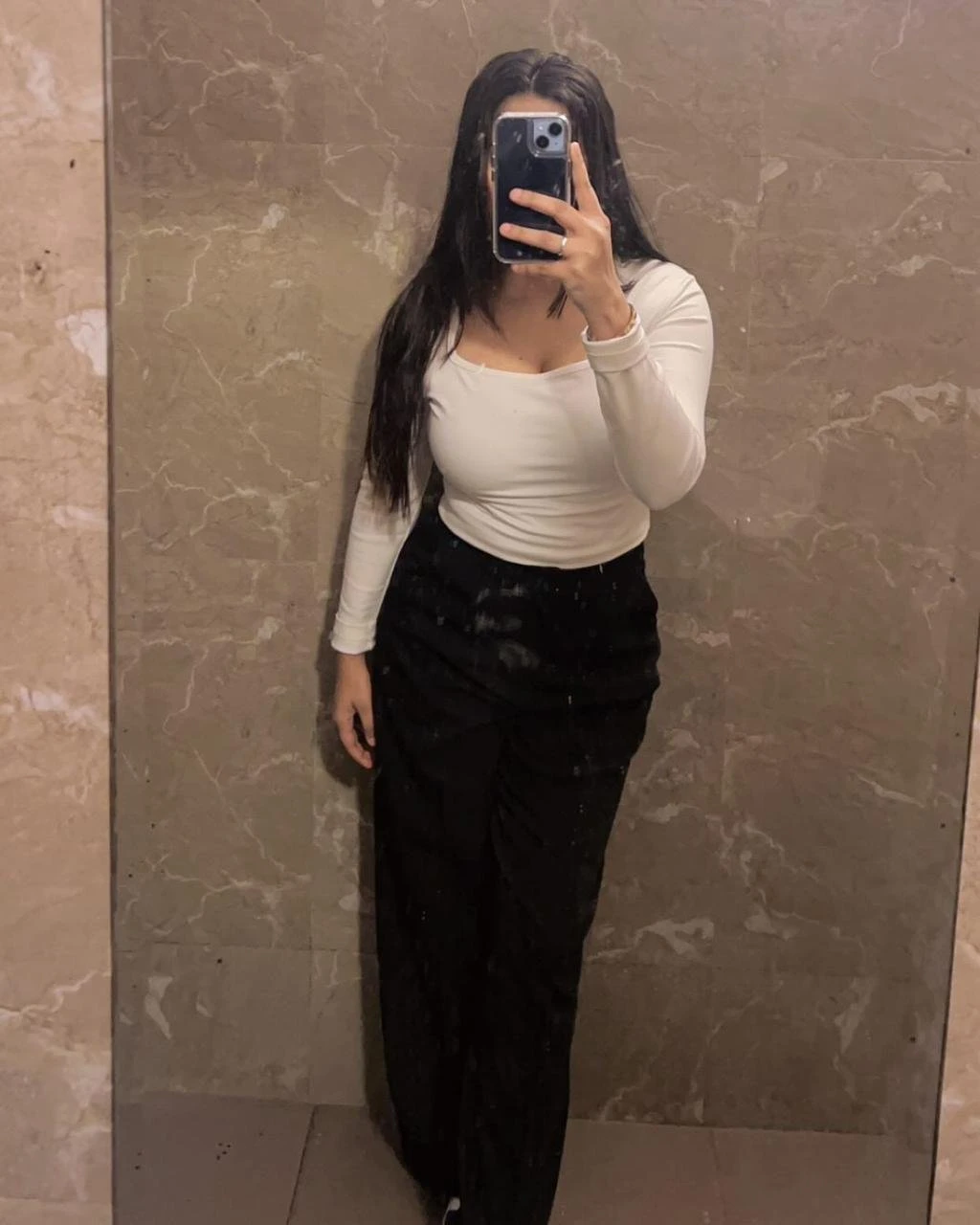 Real Meeting & Cam Show (Hotel No Adv) – Indian escort in Hyderabad — 1 / 10