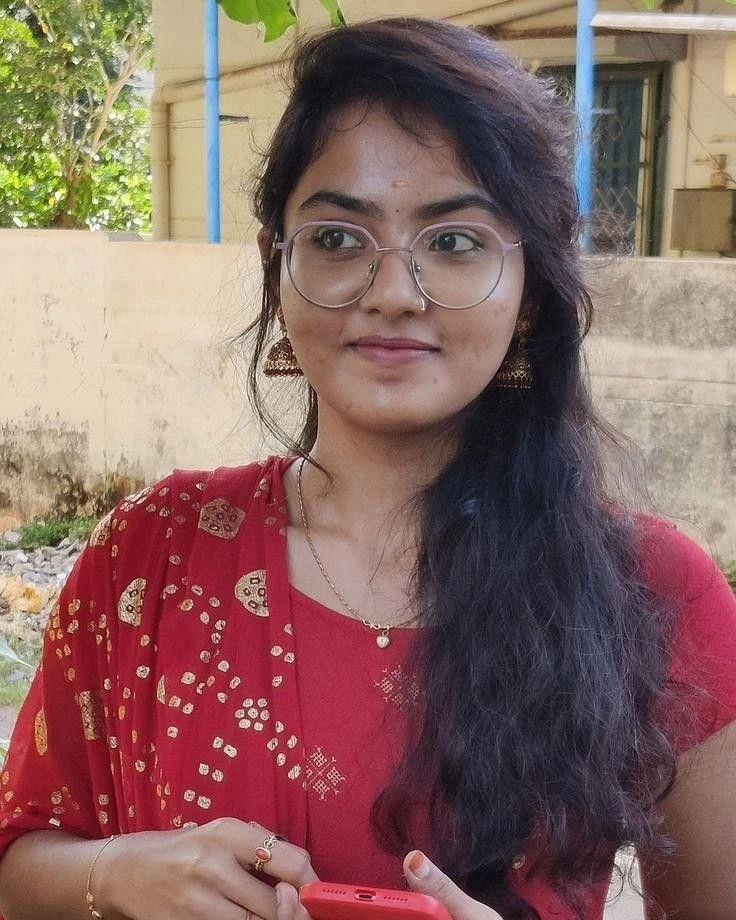 Sneha Kumari – Indian escort in Hyderabad — 2 / 3