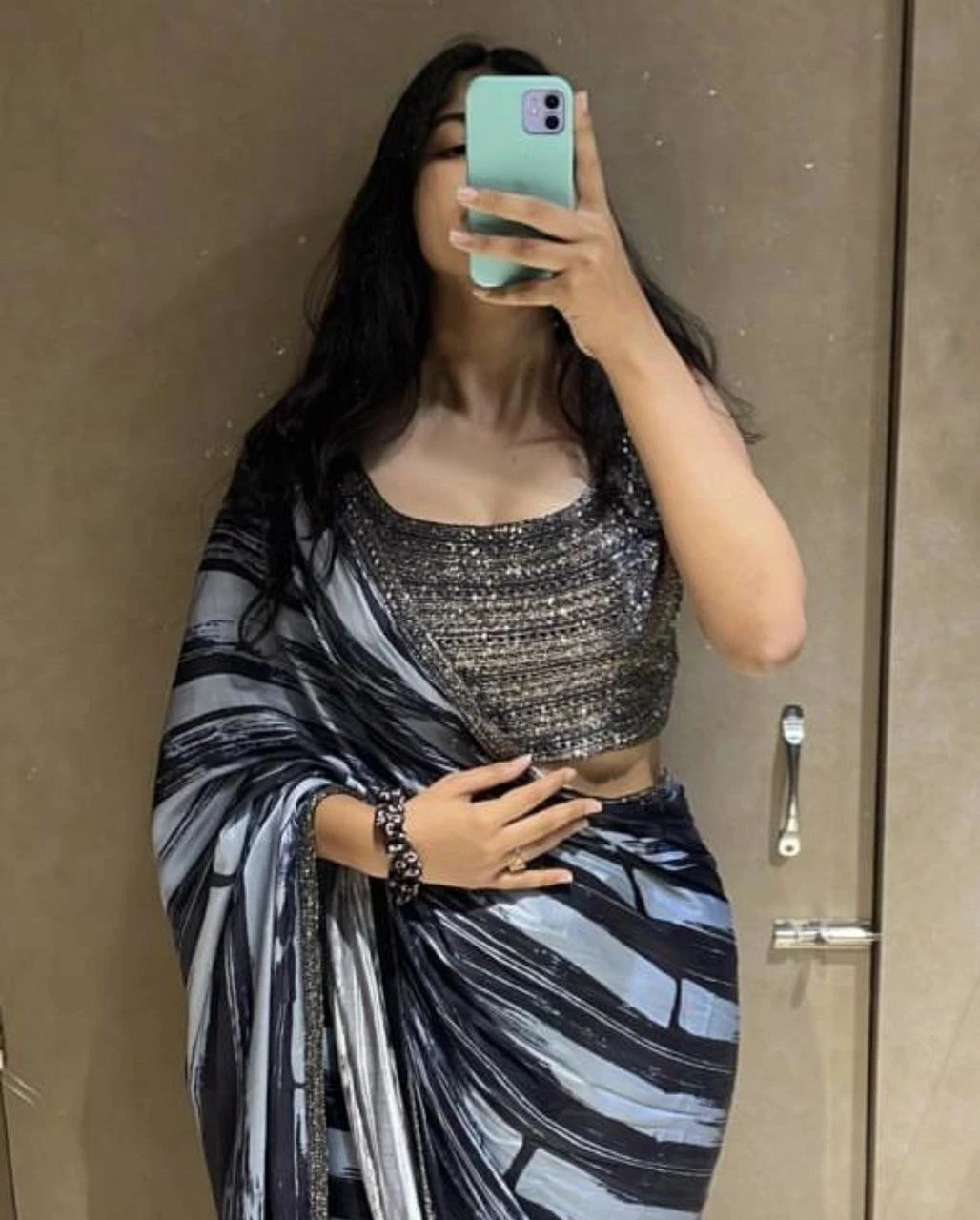 Anushka Escorts service – Indian escort in Kolkata — 2 / 3