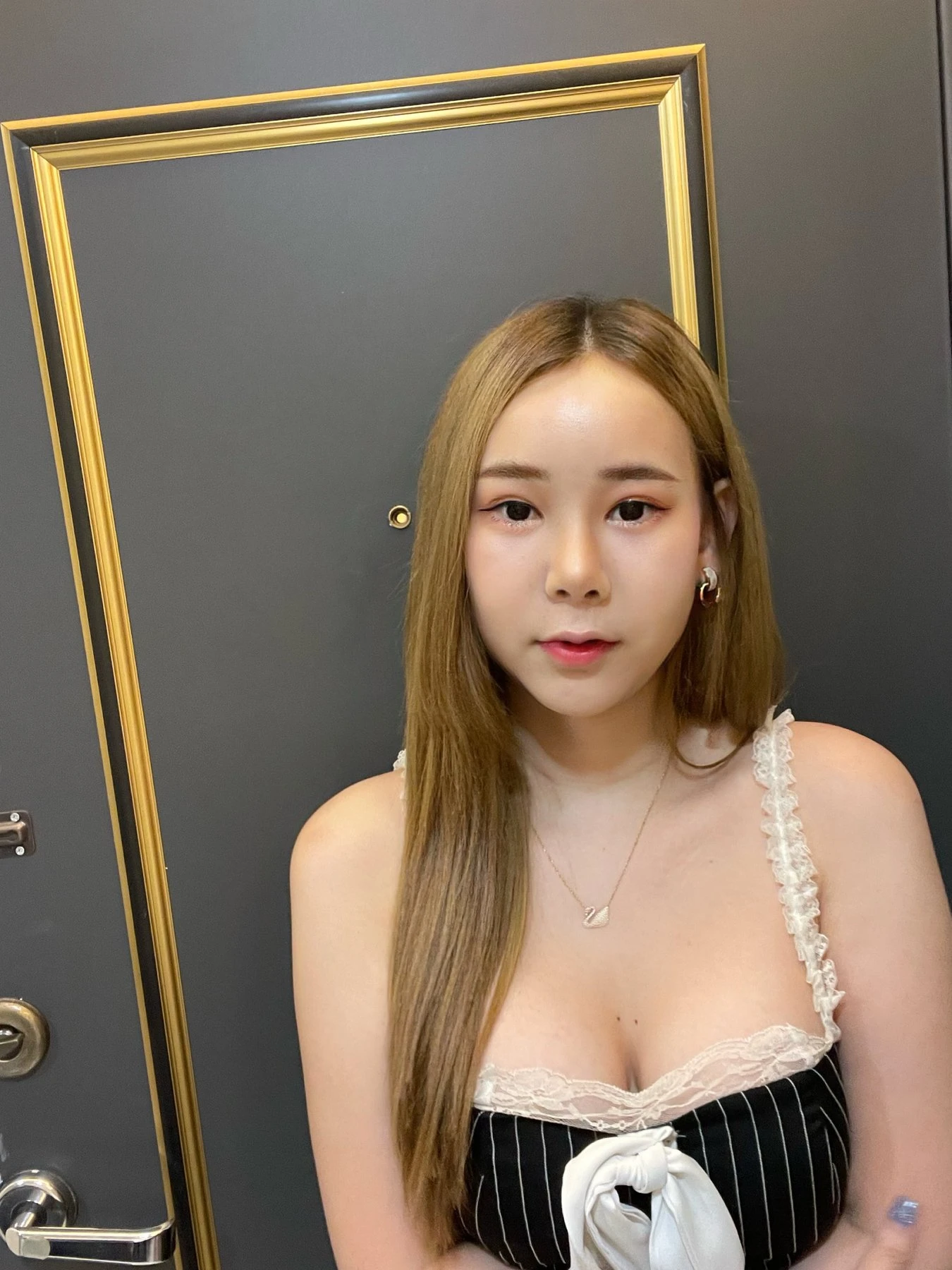 Nana – escort in Seoul — 2 / 8