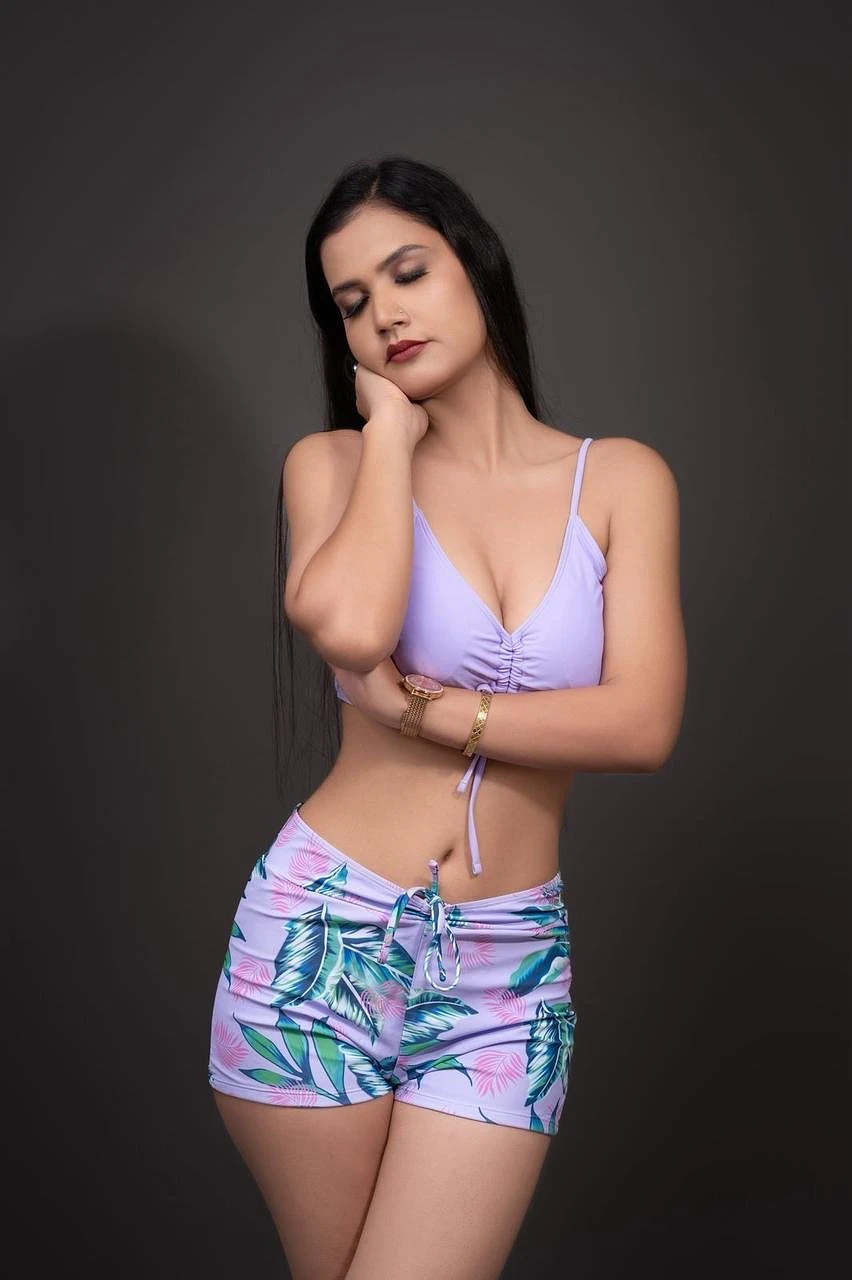 Sanjana Sharma – Indian escort in Hyderabad — 23 / 24