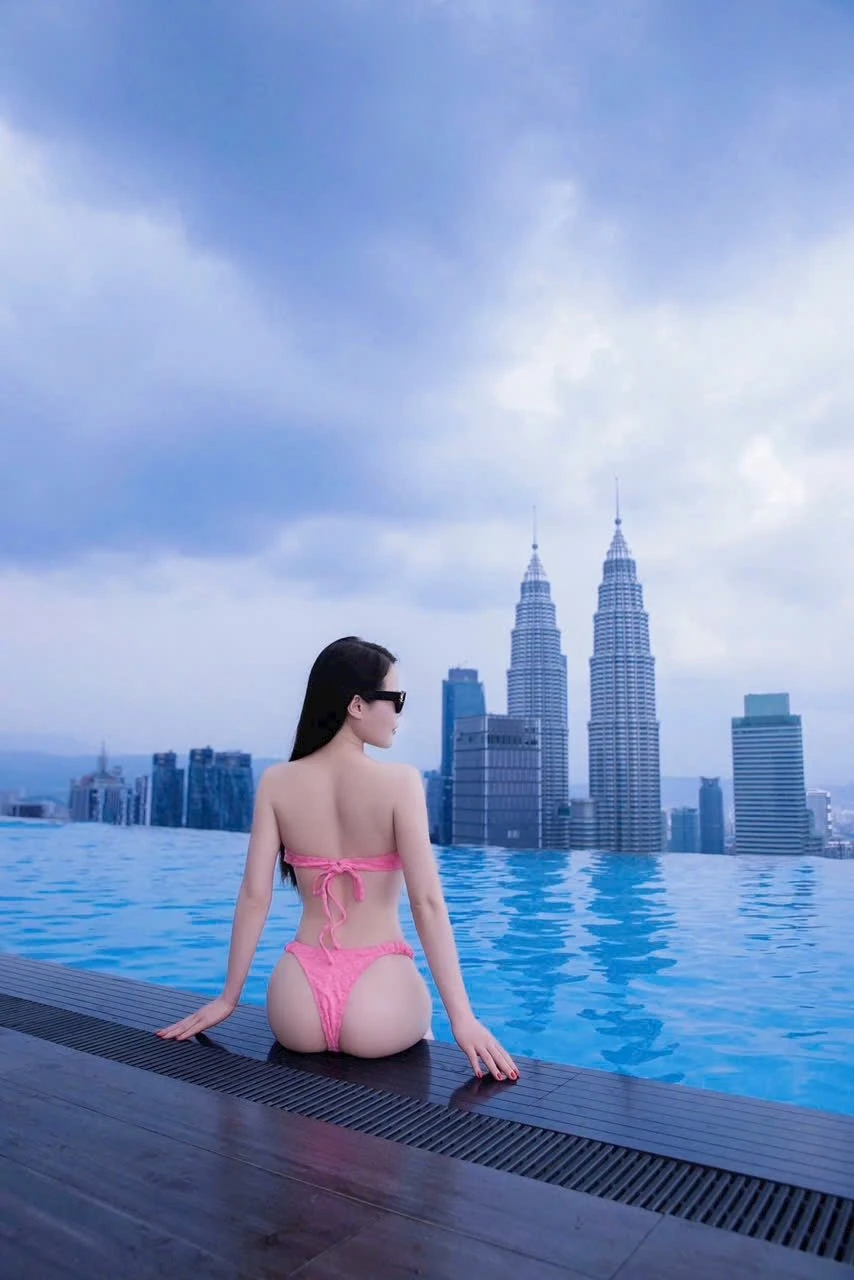 Tina – Vietnamese escort in Hanoi — 3 / 10