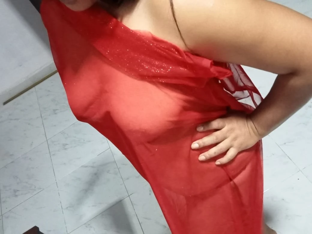 Live Camshow – Sri Lankan escort in Colombo — 2 / 6