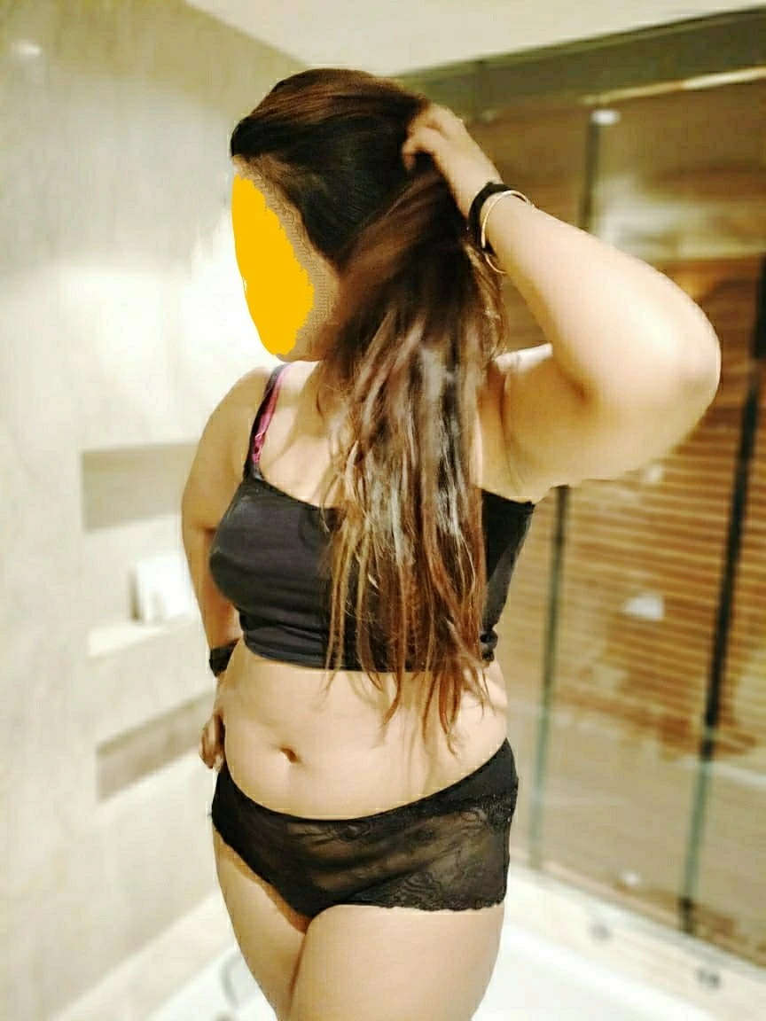 Khushi (Independent Punjaban Housewife) – Indian escort in New Delhi — 7 / 17