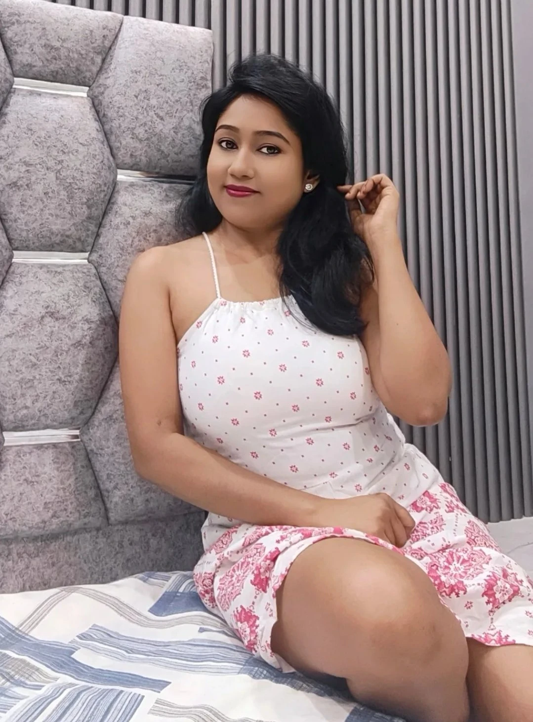 Priya Rao – Sri Lankan escort in Hikkaduwa — 2 / 3