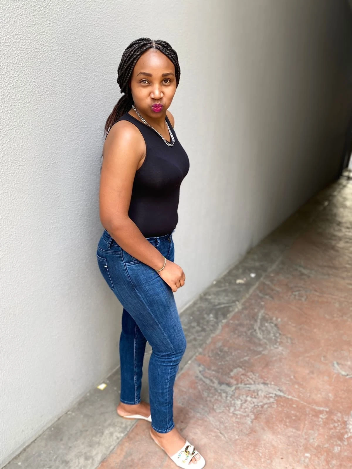 Maya – Tanzanian escort in Beirut — 2 / 6
