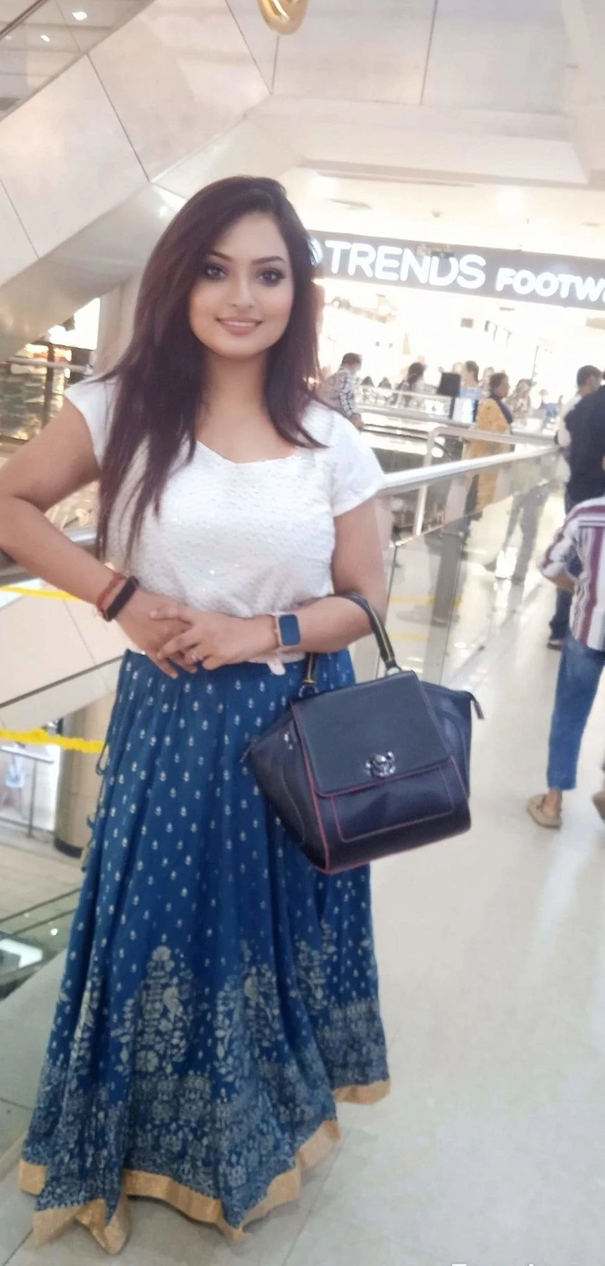 Sumiani – Indian escort in Kolkata — 2 / 3