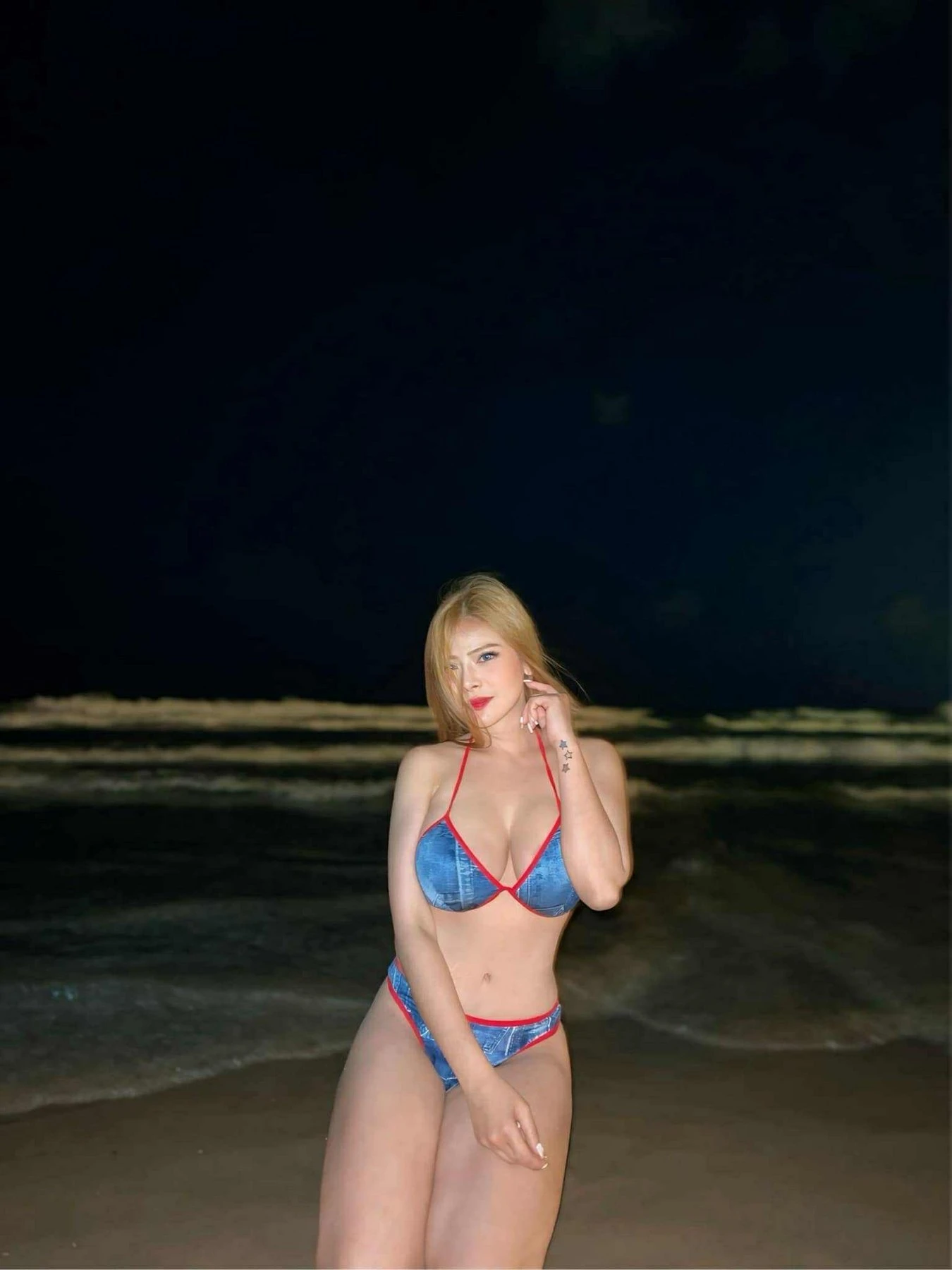Hitomi Zane – Moldovan escort in New Delhi — 7 / 8
