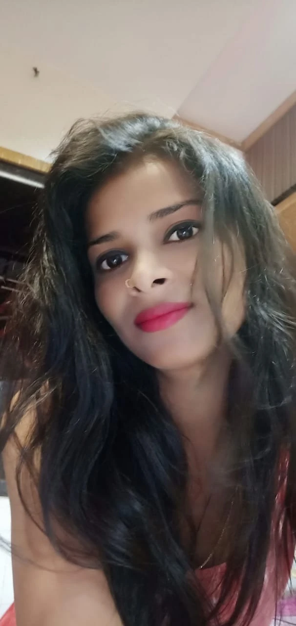 Riya Singh – Indian escort in Mumbai — 1 / 5
