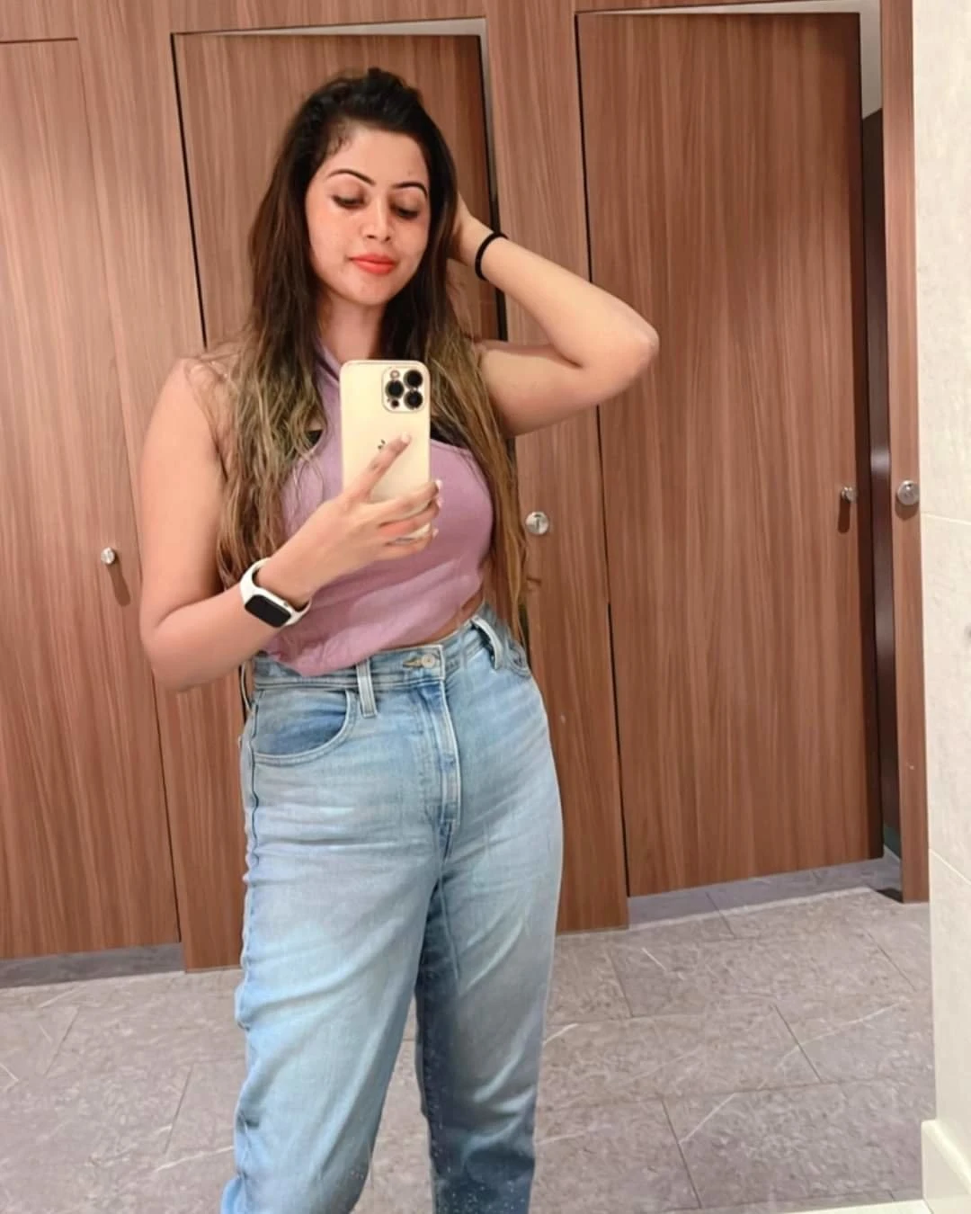 Ishika web cam and real meet – Indian escort in Mumbai — 3 / 7