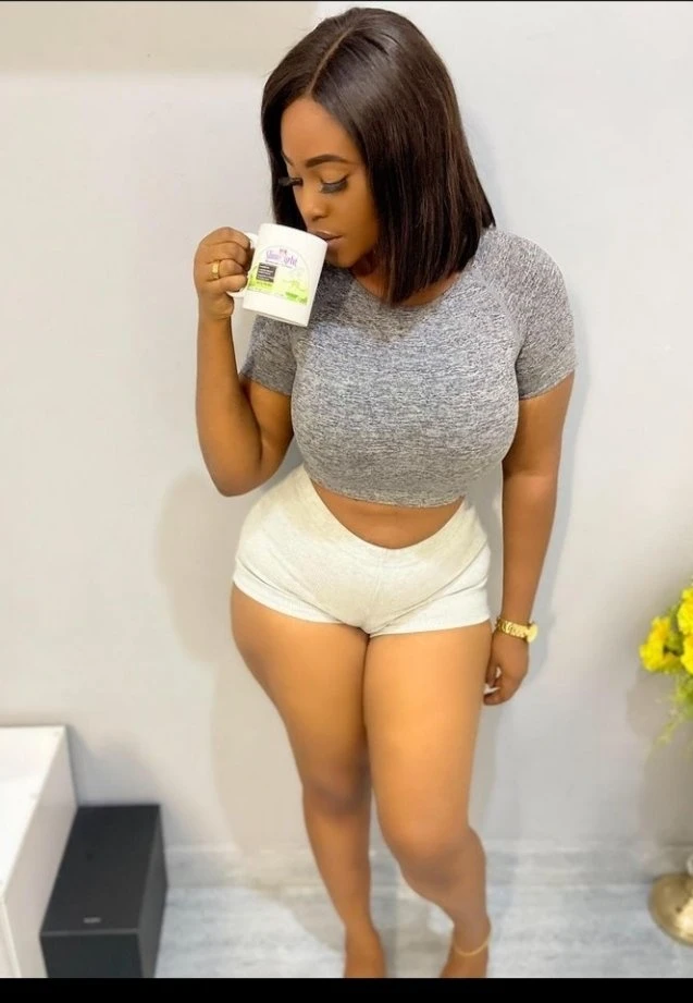 Anitah – South African adult performer in New Delhi — 3 / 6