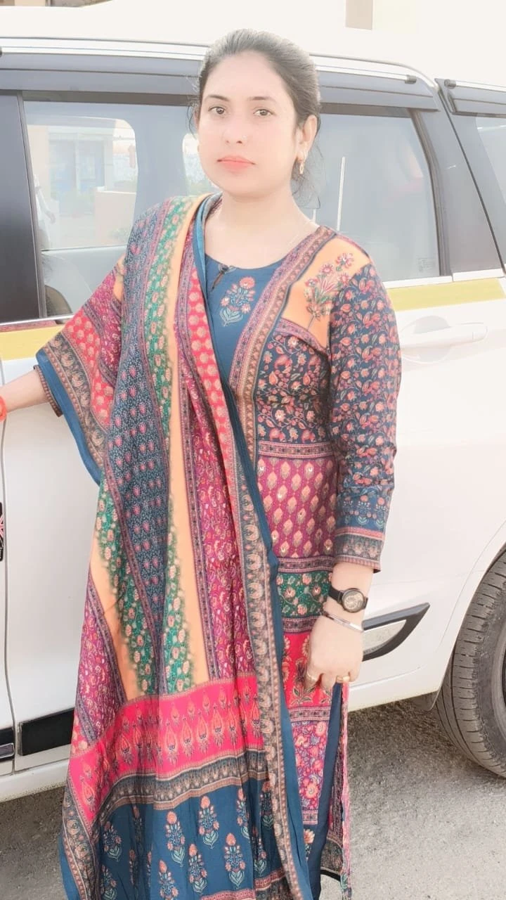 Nimrit Saha Cute Girl in Mumbai – Indian escort in Mumbai — 3 / 4