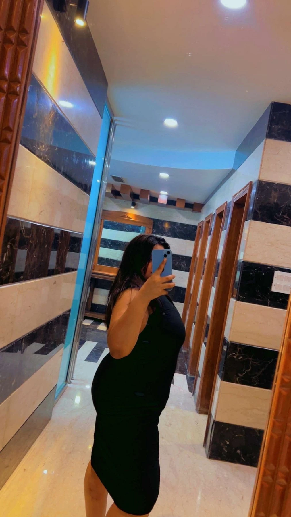 Niharika – Indian escort in New Delhi — 3 / 4