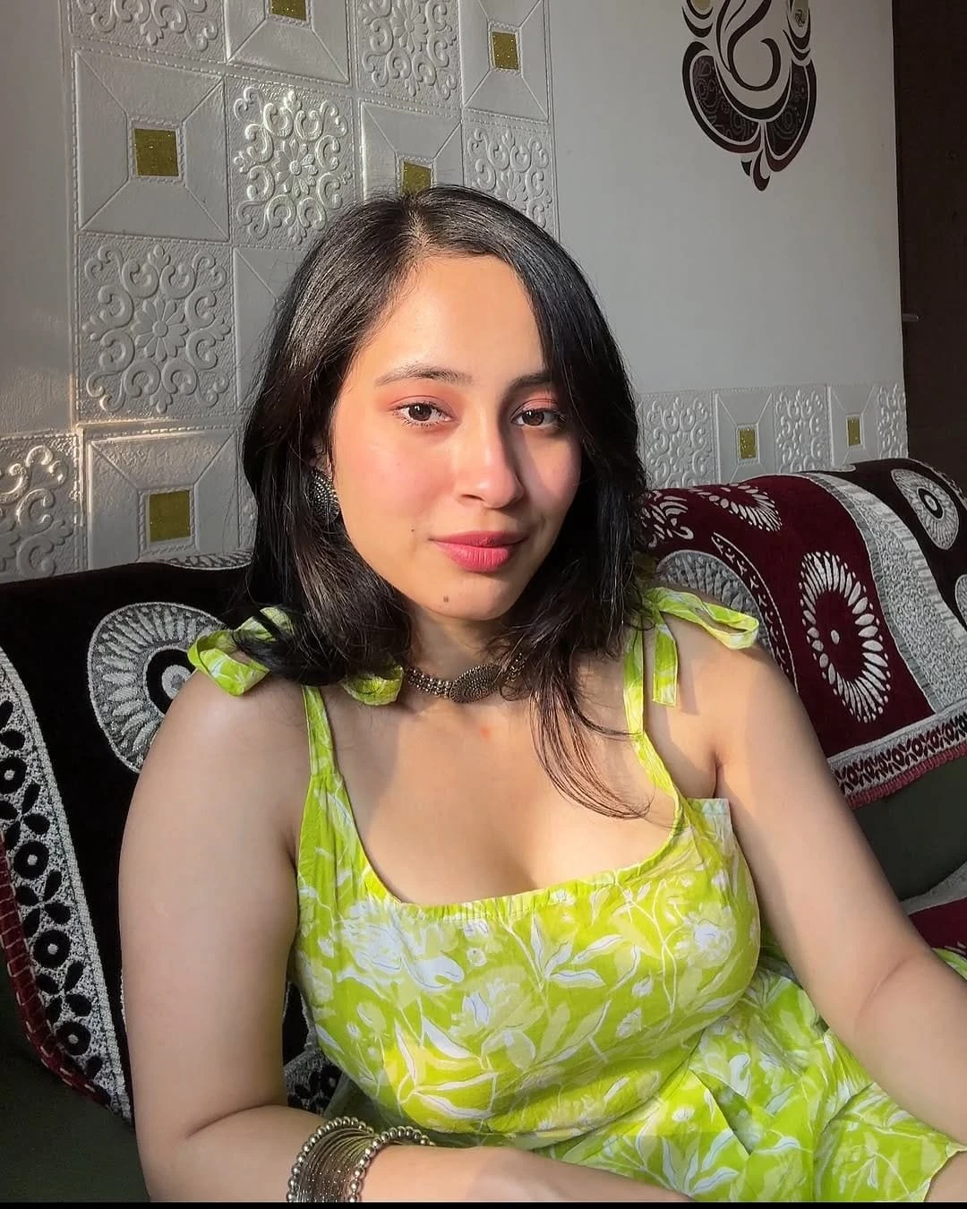 Priyanka – Indian escort in Vadodara — 4 / 5