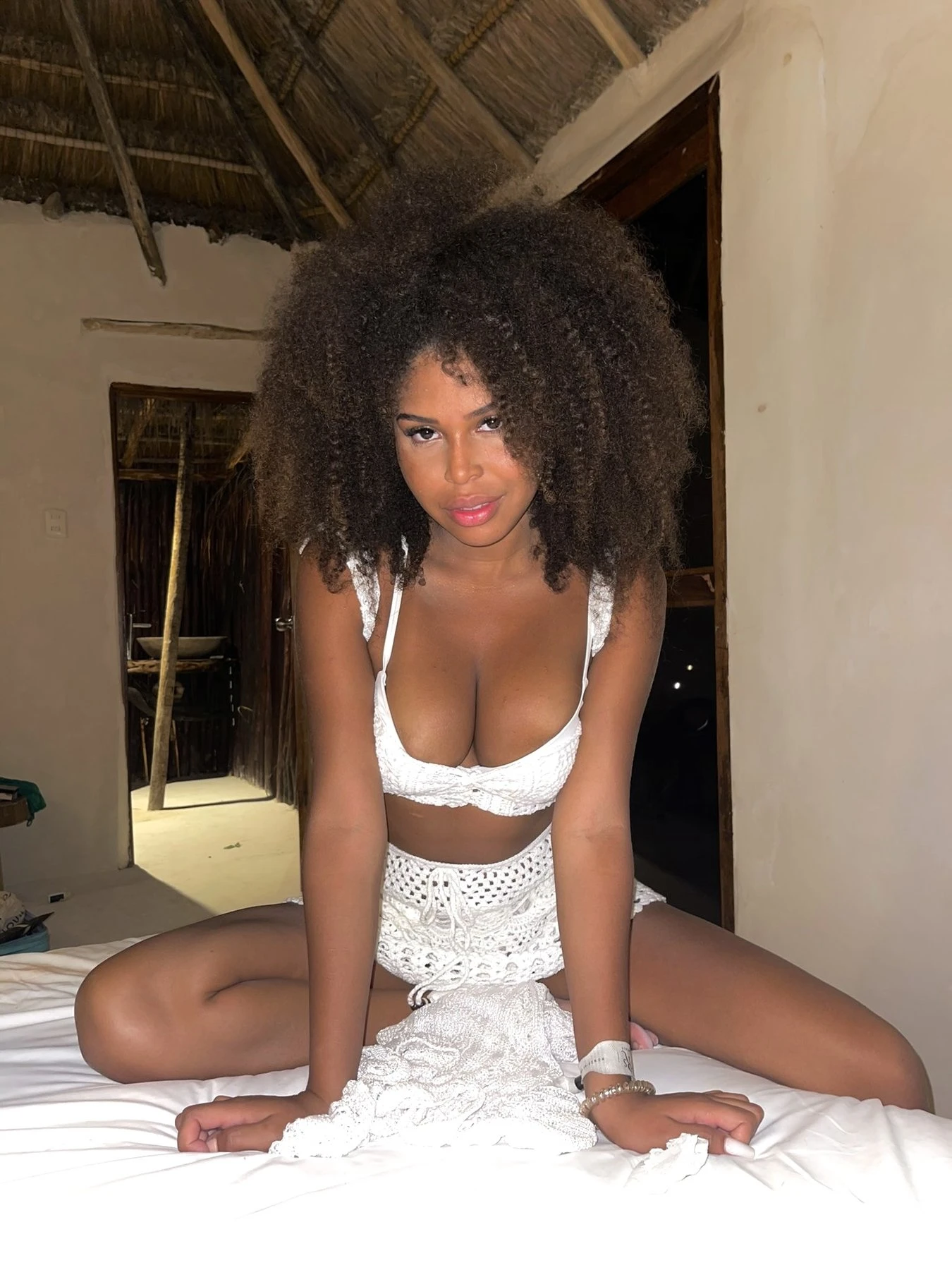 Mia Caribeña – Dominican escort in Florida, Escort, Florida