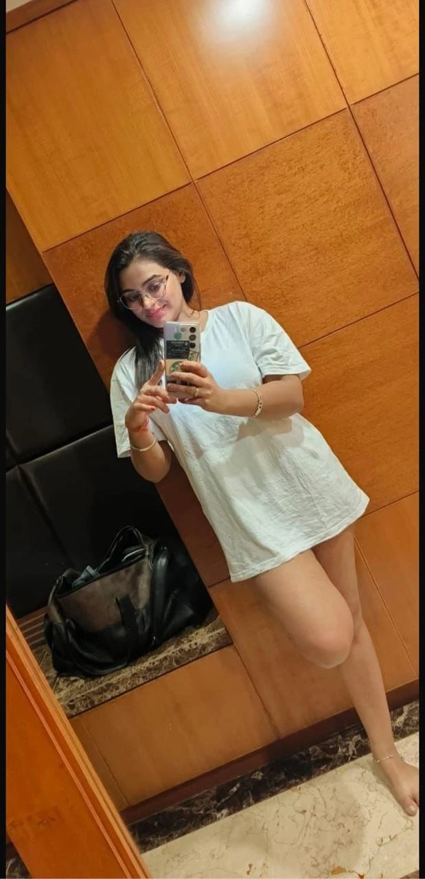 Saziya – Indian escort in Bangalore — 2 / 4
