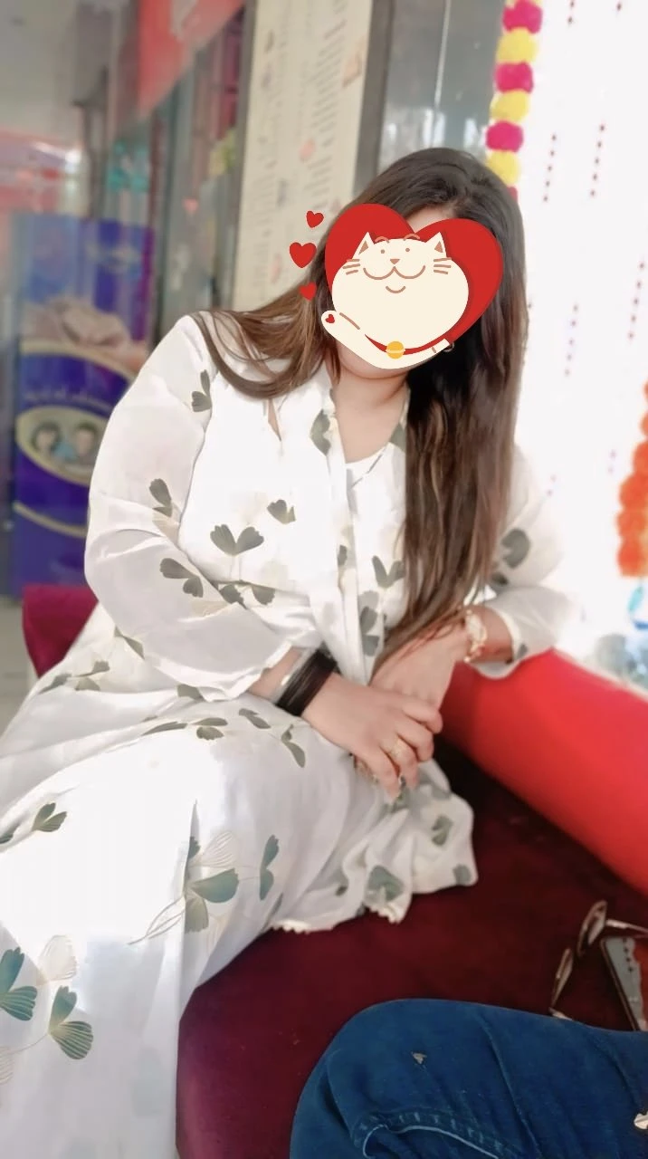 Khushi Cute N Alone Girl – Indian escort in New Delhi — 4 / 8