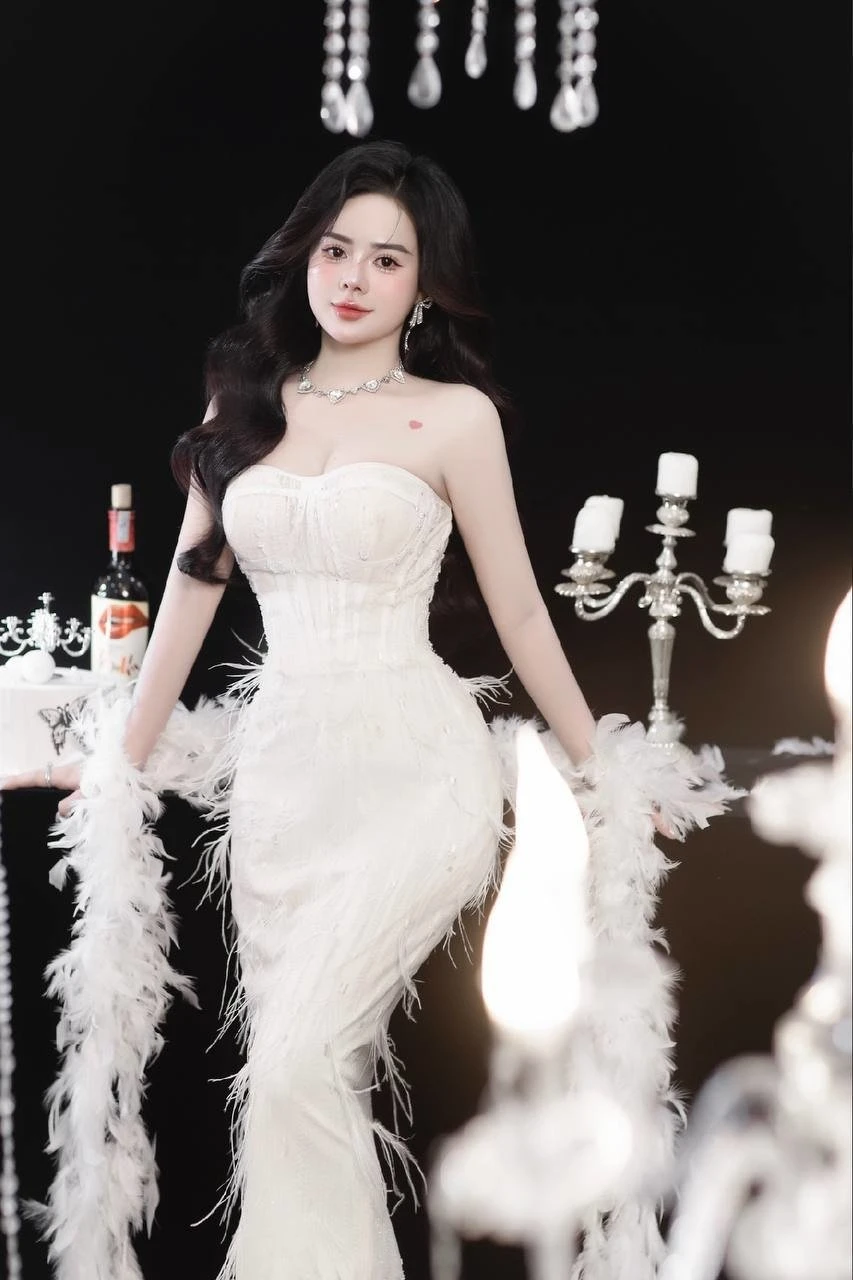 em bé – Vietnamese escort in Ho Chi Minh City — 3 / 19
