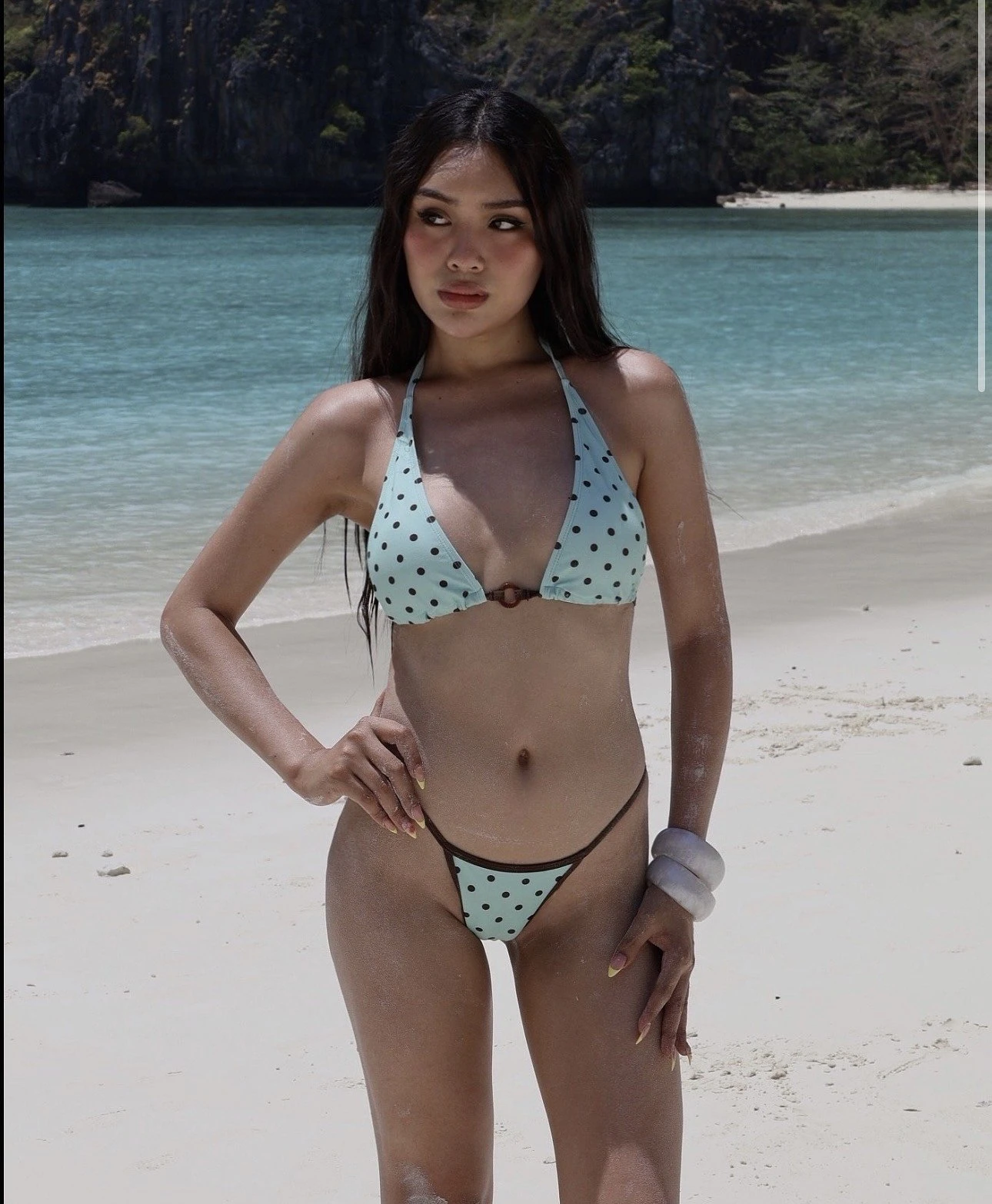 Chandria – Filipino escort in Mauritius — 4 / 8