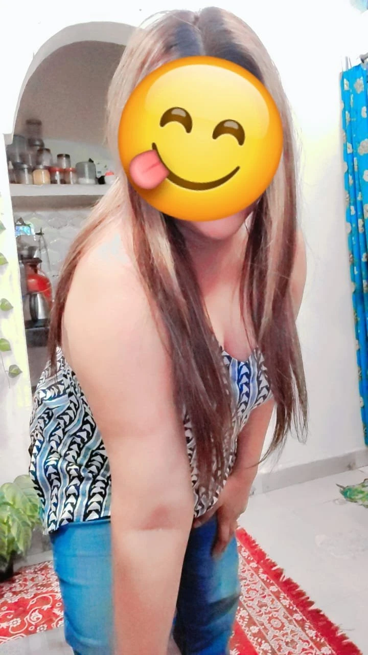 ViP bhabhi independent BJ queen – Indian adult performer in New Delhi — 11 / 21