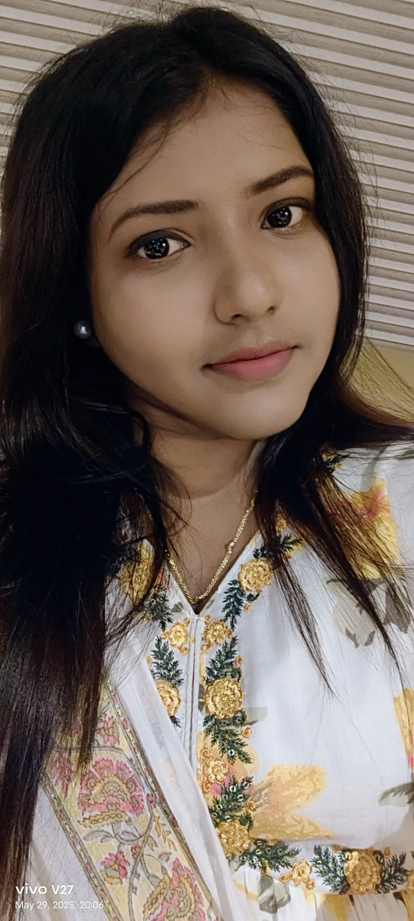 Tiyasha Sen out call available only – Indian escort in Kolkata, Escort, Kolkata