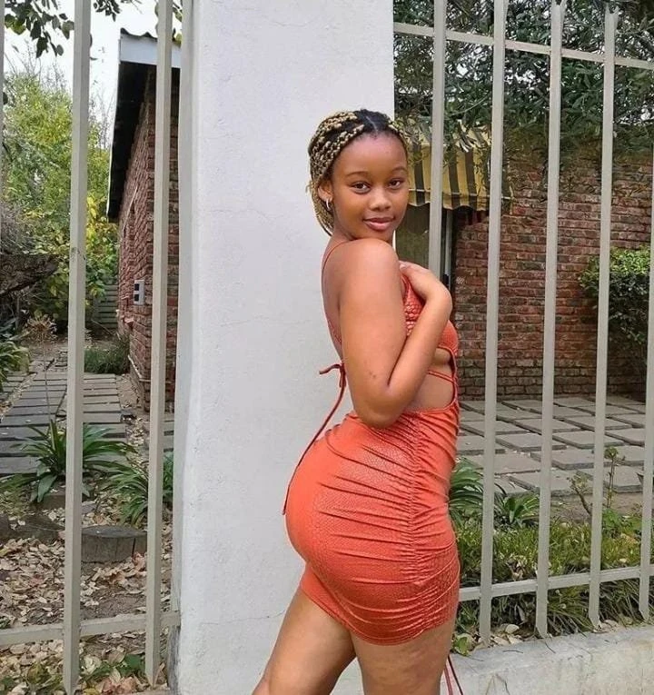 Honey Pie – Zambian escort in New Delhi — 2 / 5