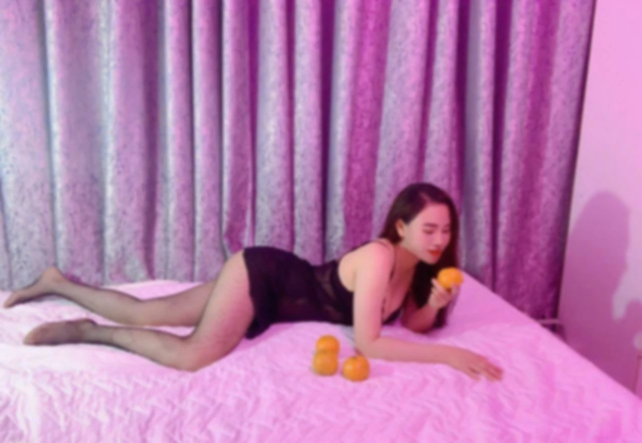 Han – Singaporean escort in Mumbai — 4 / 5