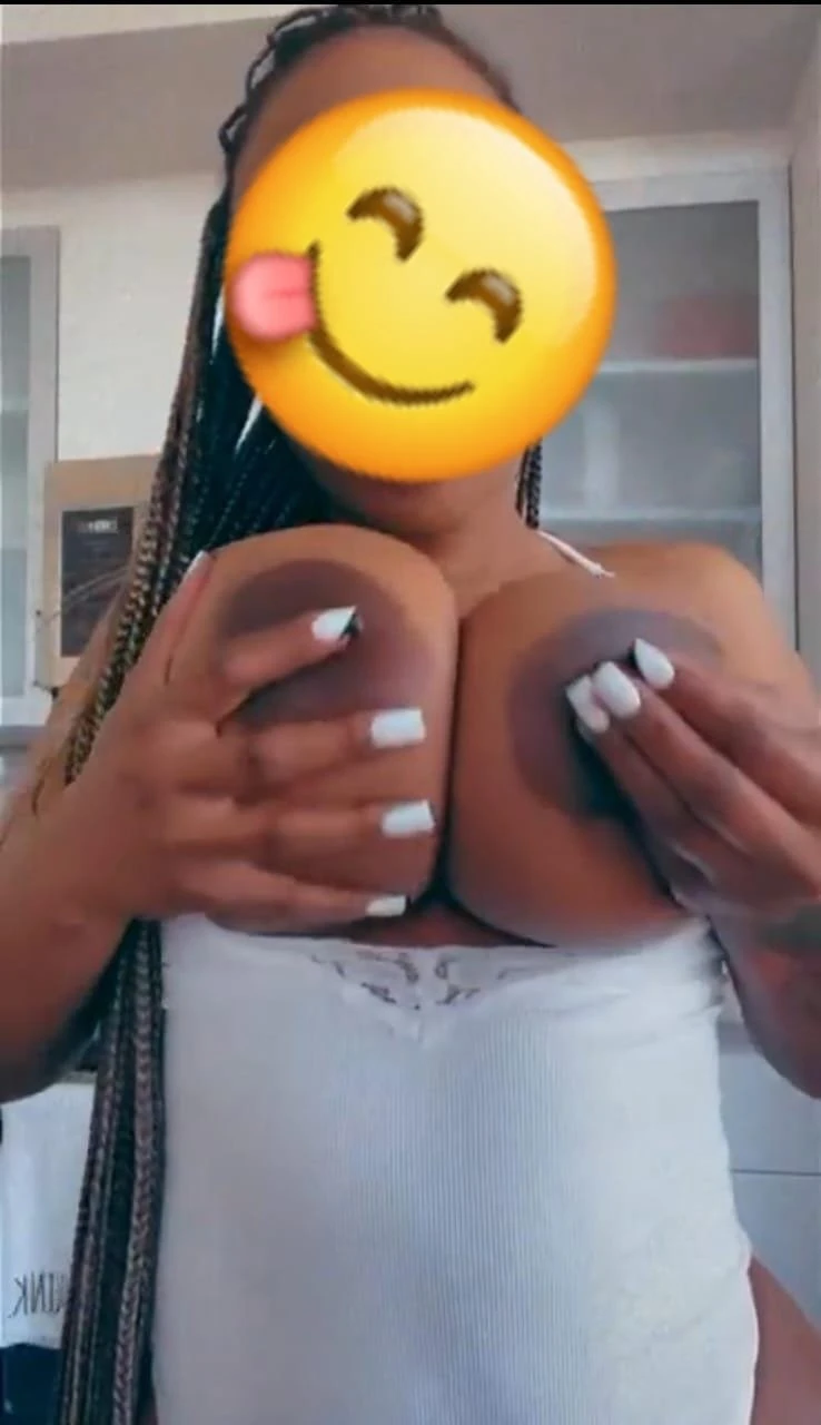Boobfuck goddess just landed 🥵 – Angolan escort in Mumbai — 12 / 14