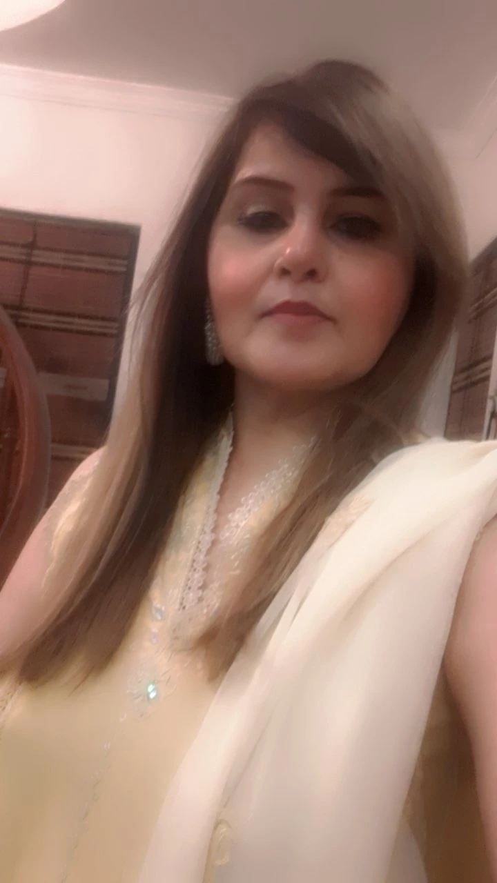 Zara – Pakistani escort in Lahore — 4 / 31