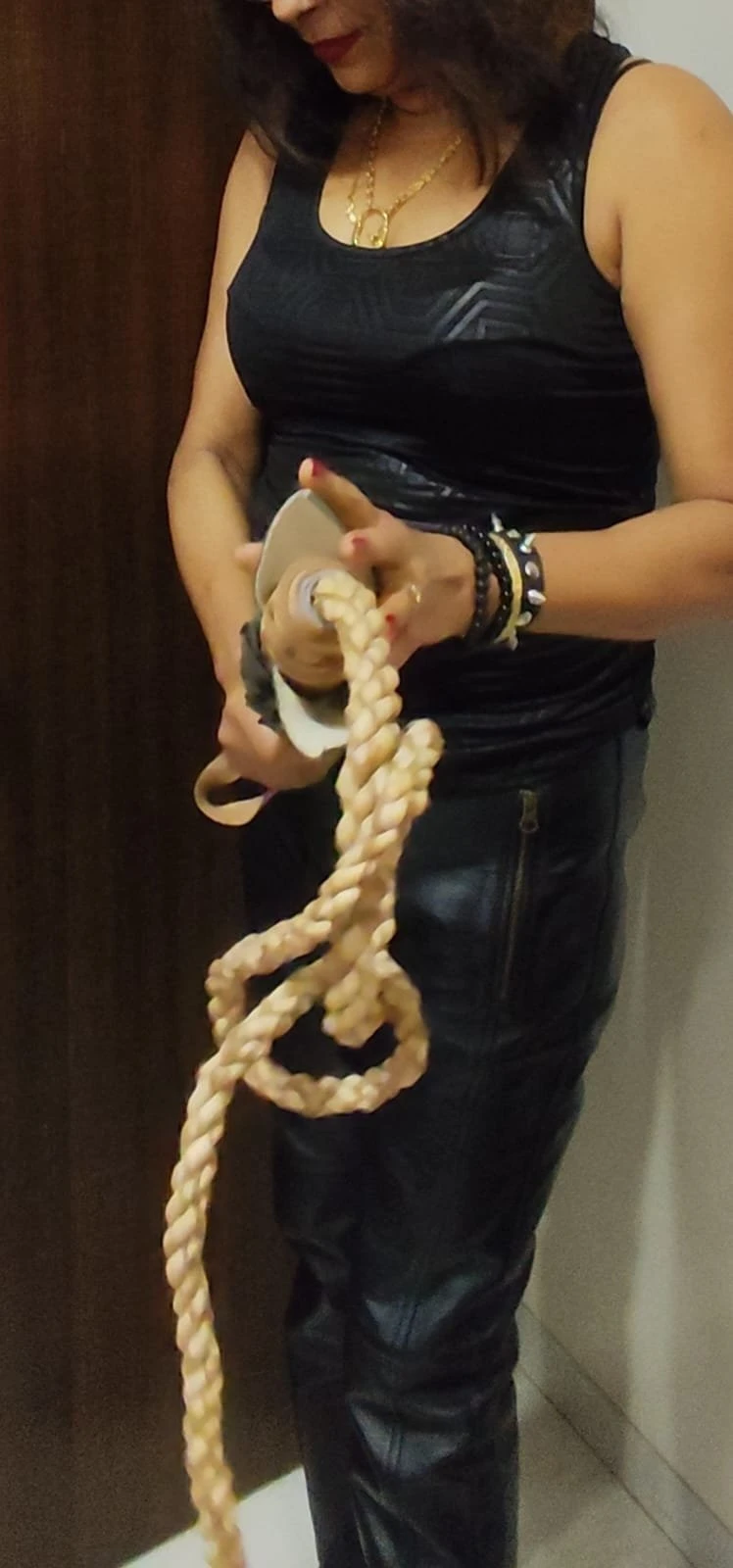Anita38 – Indian escort in Mumbai — 28 / 30