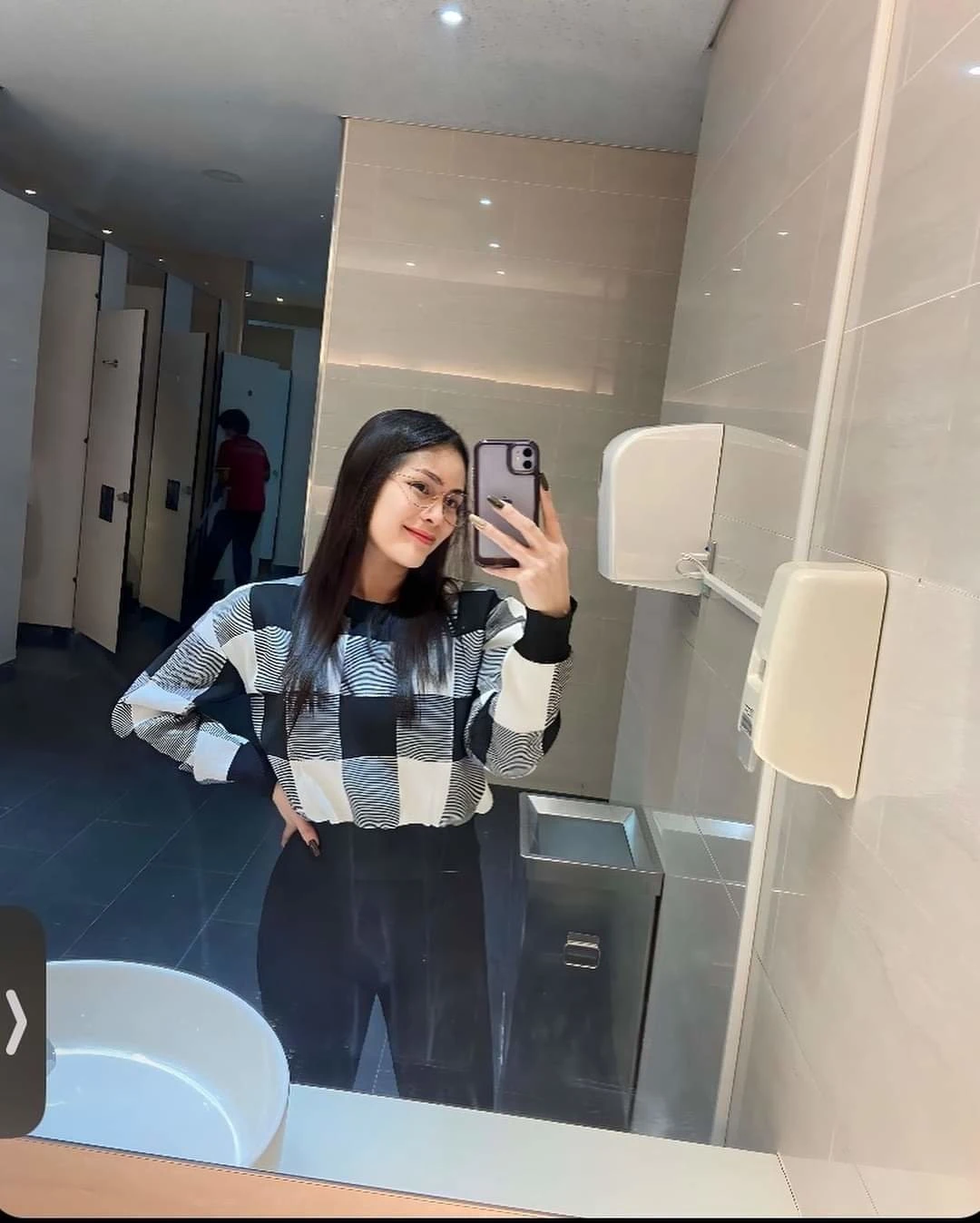 STUDENT SWEET GIRL RARA, NEW IN TOWN – Kazakhstani escort in Mumbai — 16 / 17