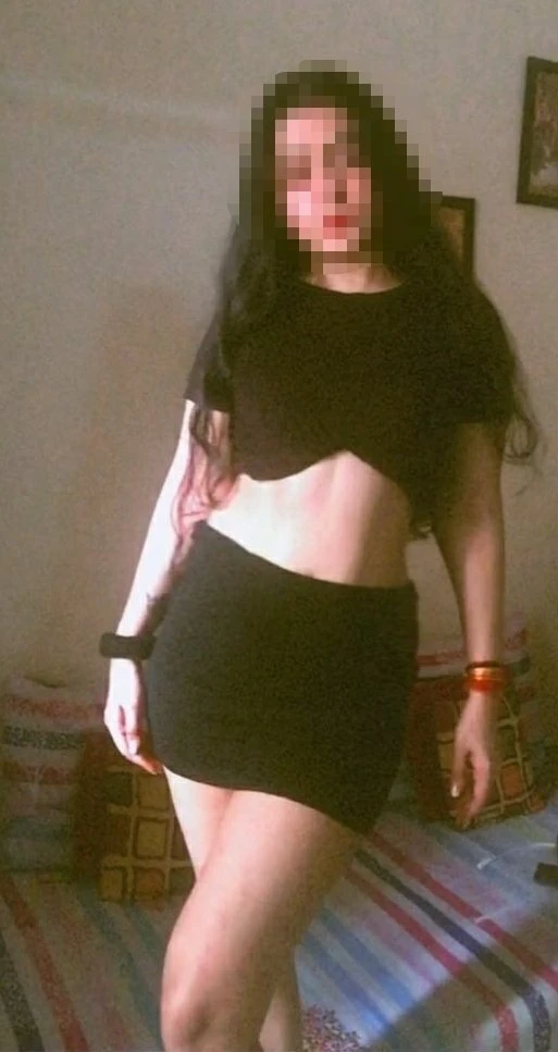 Moni, Real Meet and cam – Indian escort in Mumbai — 1 / 5