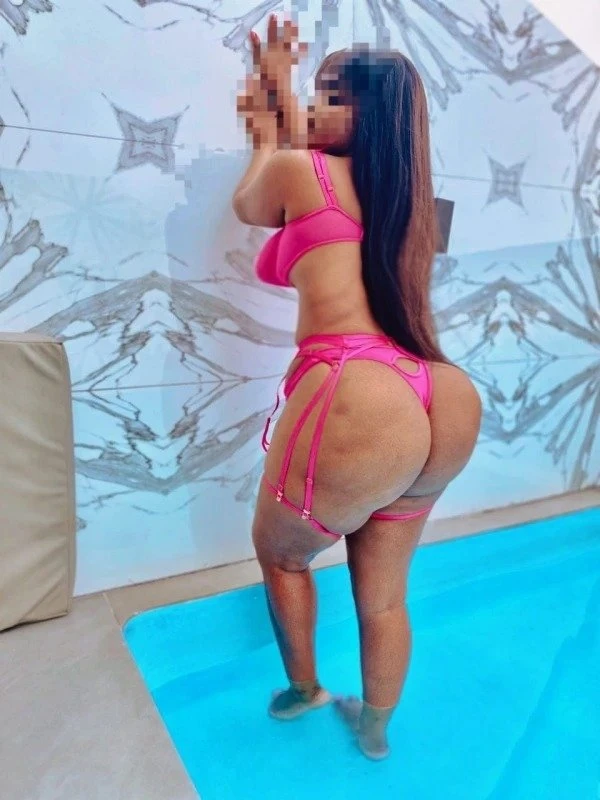 Olivia – Gabonese escort in Casablanca — 2 / 4