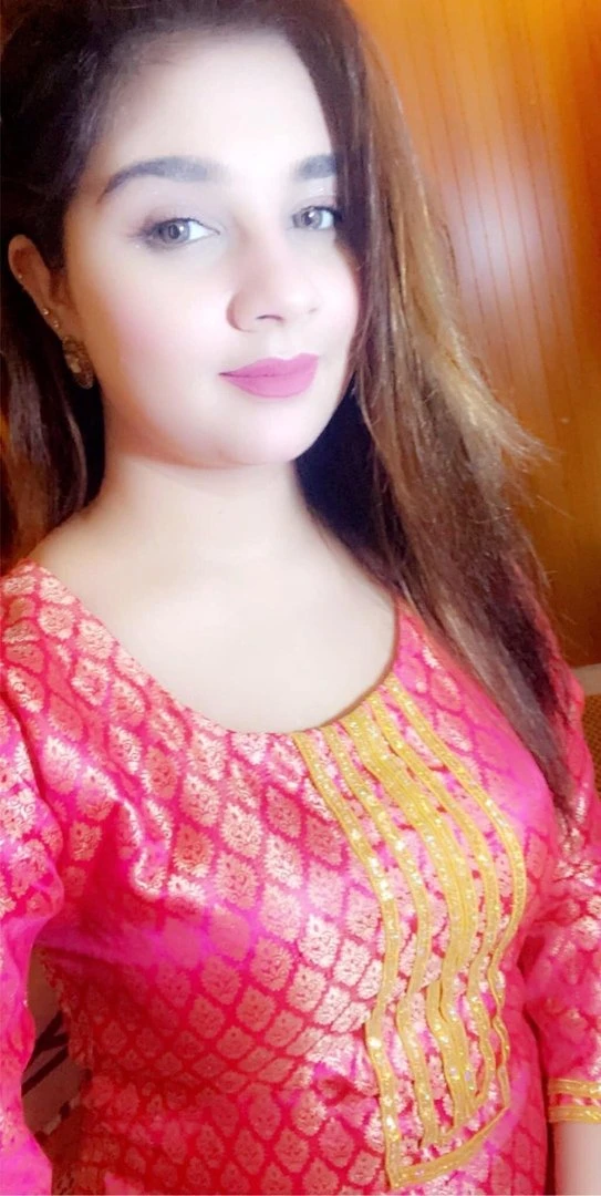 Sanam Butt – Pakistani escort in Lahore — 6 / 11