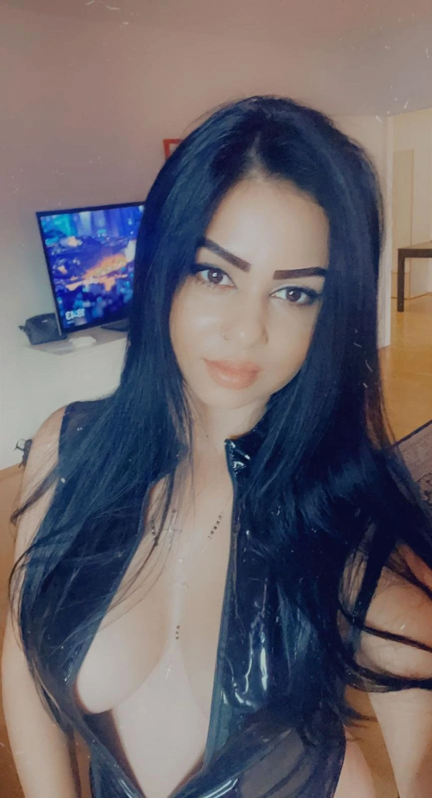 Soraya – Pakistani escort in Karāchi — 3 / 4
