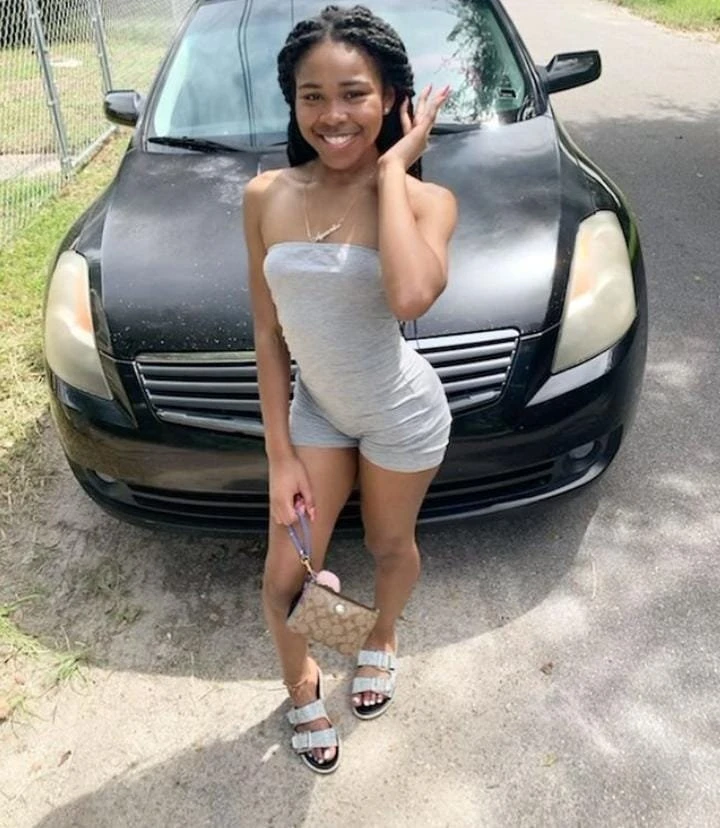 Sonia – South African escort in Hyderabad — 1 / 4