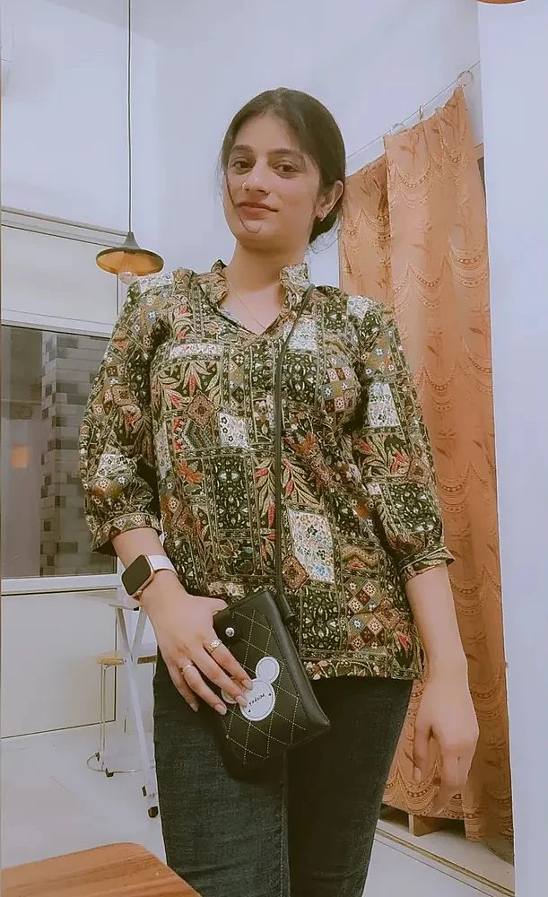 Soniya,cam& real meet. – Indian escort in Pune — 3 / 7