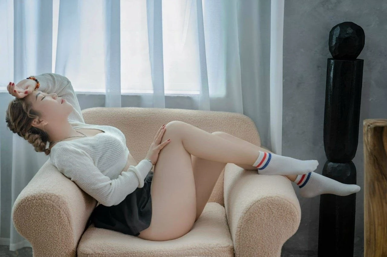 Nancy – South Korean escort in Kathmandu — 6 / 7