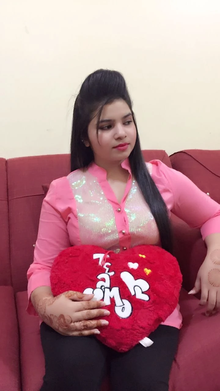 Komal – Indian escort in Mumbai — 6 / 8