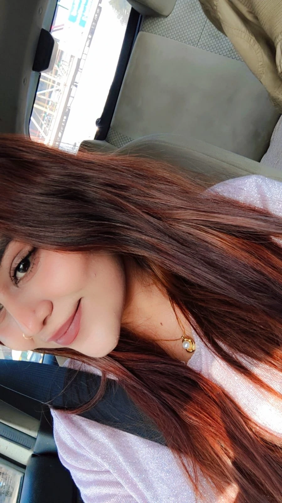 Meera Singh – Indian escort in Mumbai — 1 / 3
